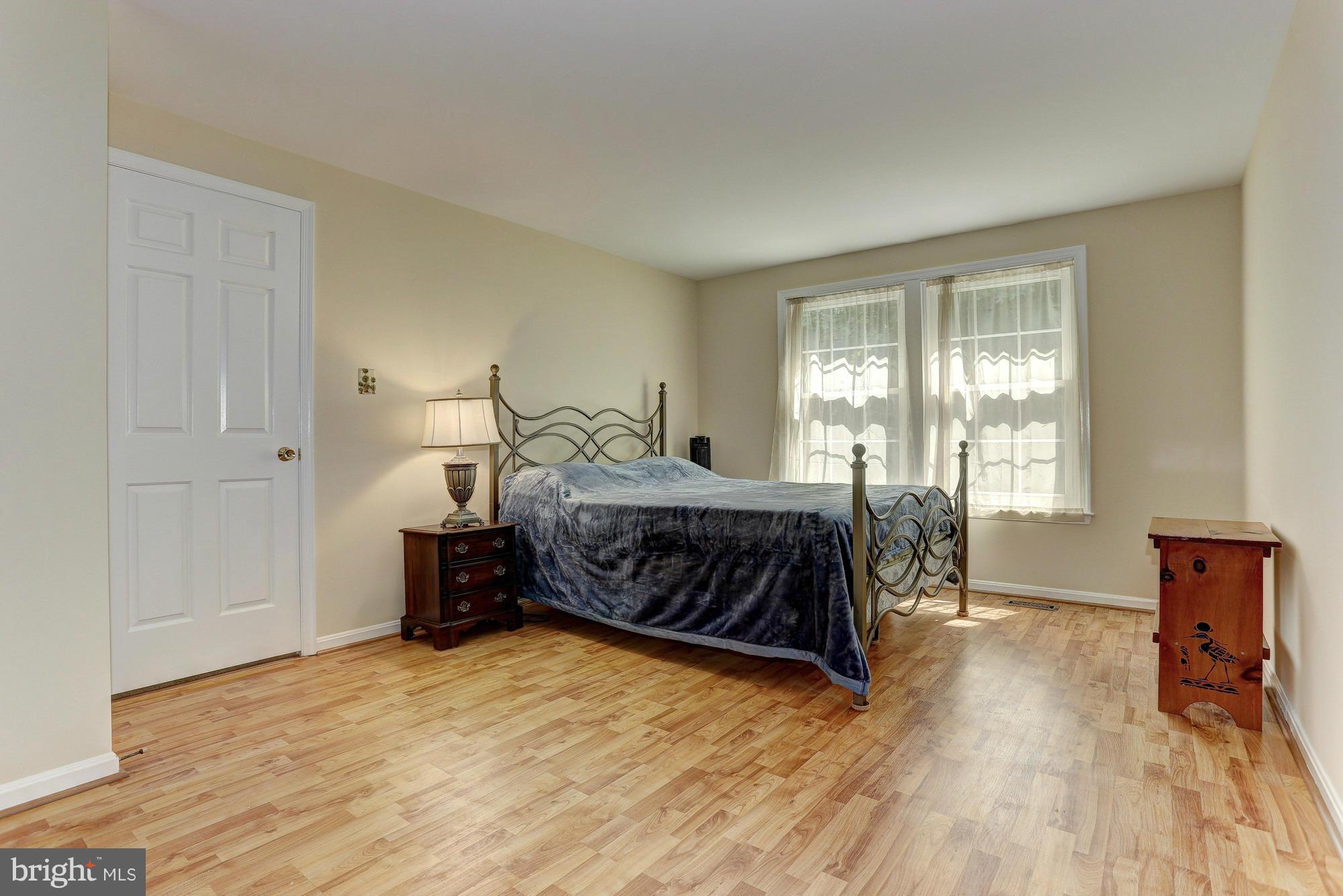 DERWOOD STATION - Residential