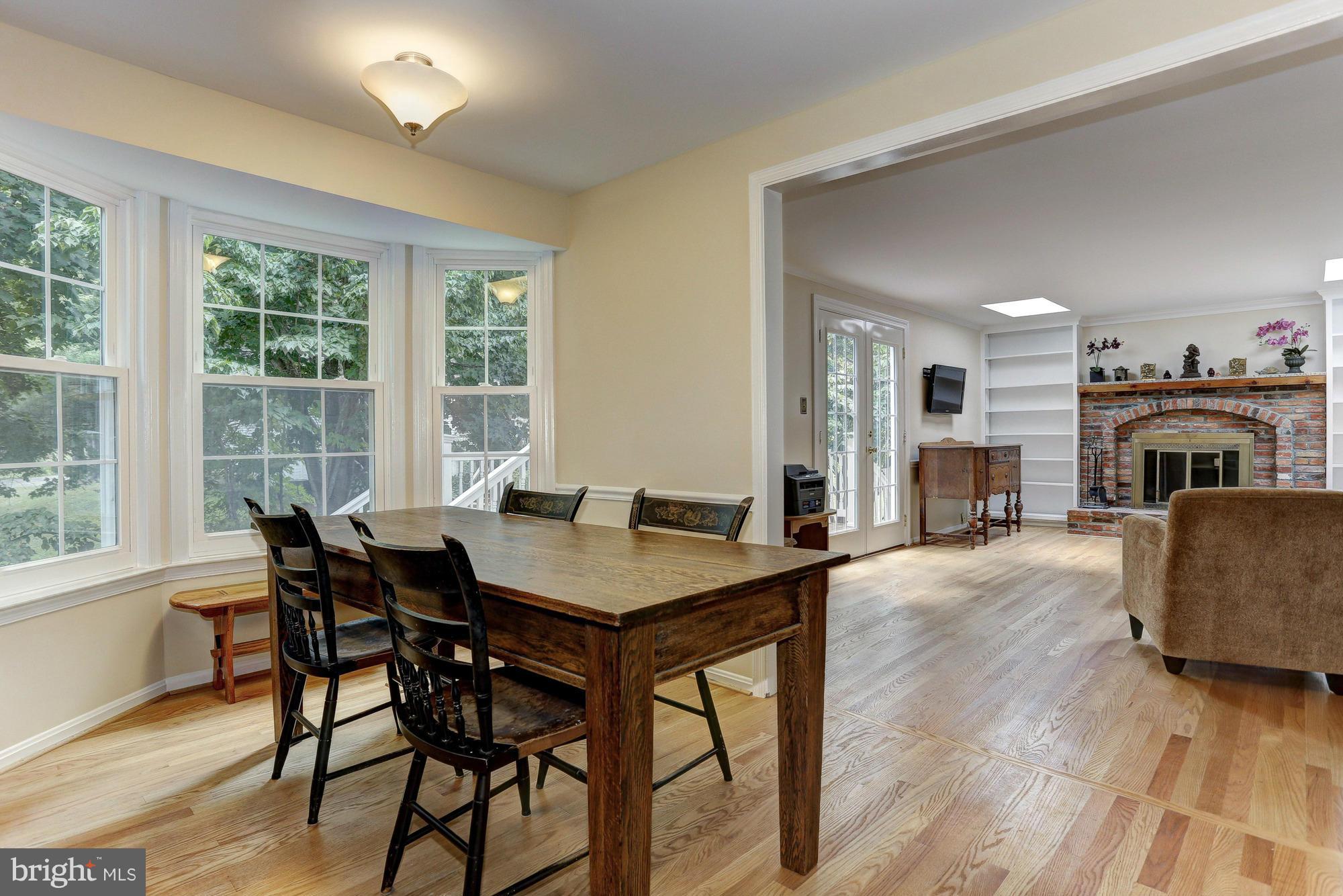 DERWOOD STATION - Residential