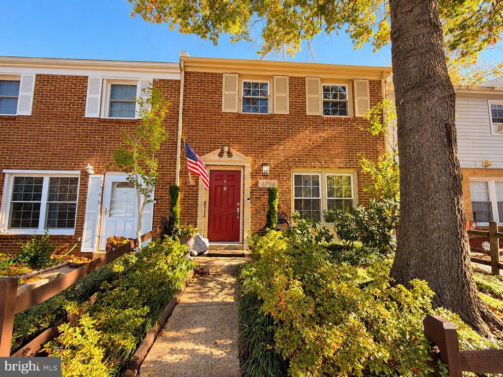 Photo of 3794 Port Hope Point Road, TRIANGLE, VA 22172 (MLS # VAPW2133278)