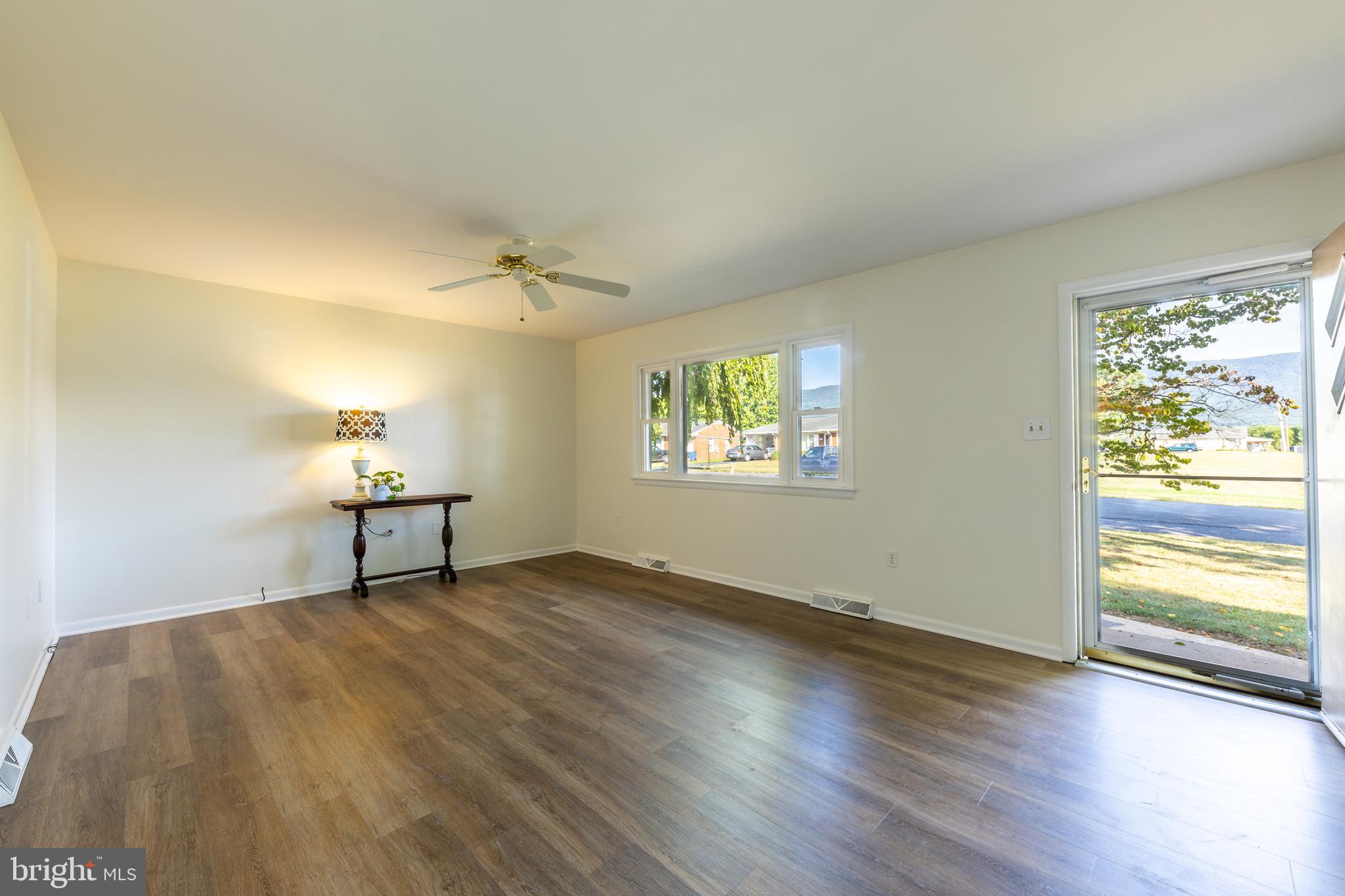 AVONDALE ACRES - Residential