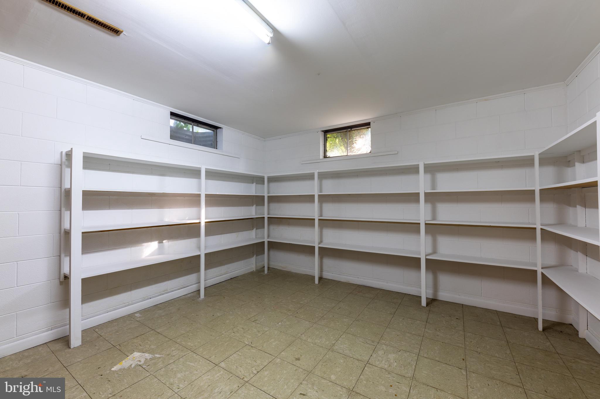 AVONDALE ACRES - Residential