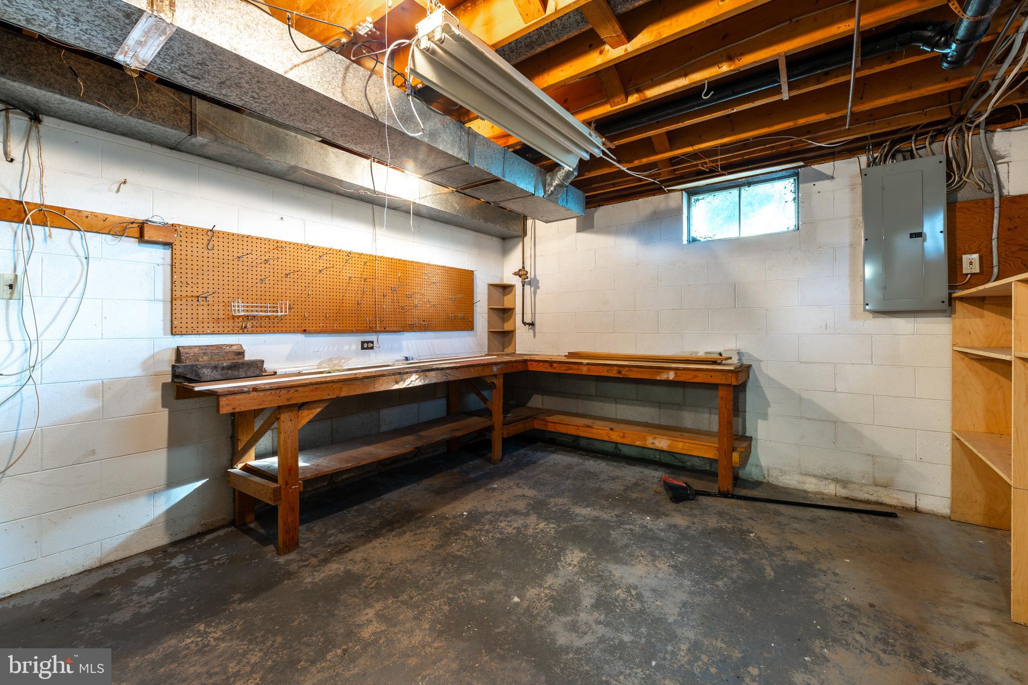 AVONDALE ACRES - Residential