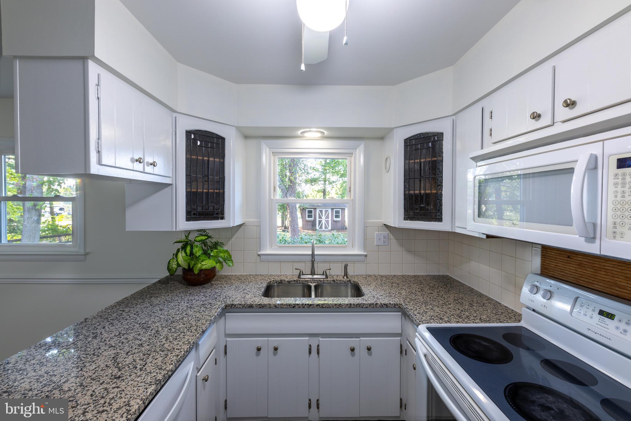 AVONDALE ACRES - Residential