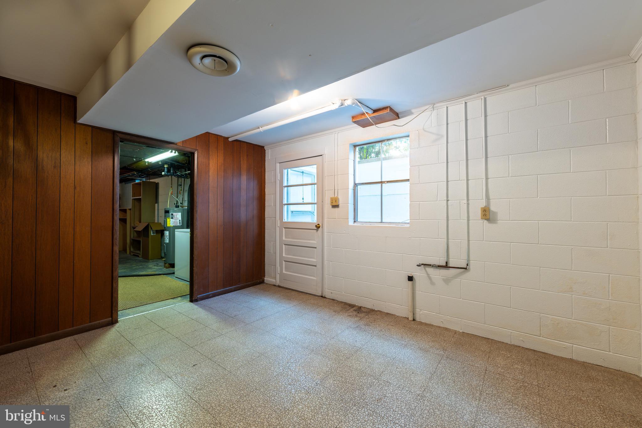 AVONDALE ACRES - Residential