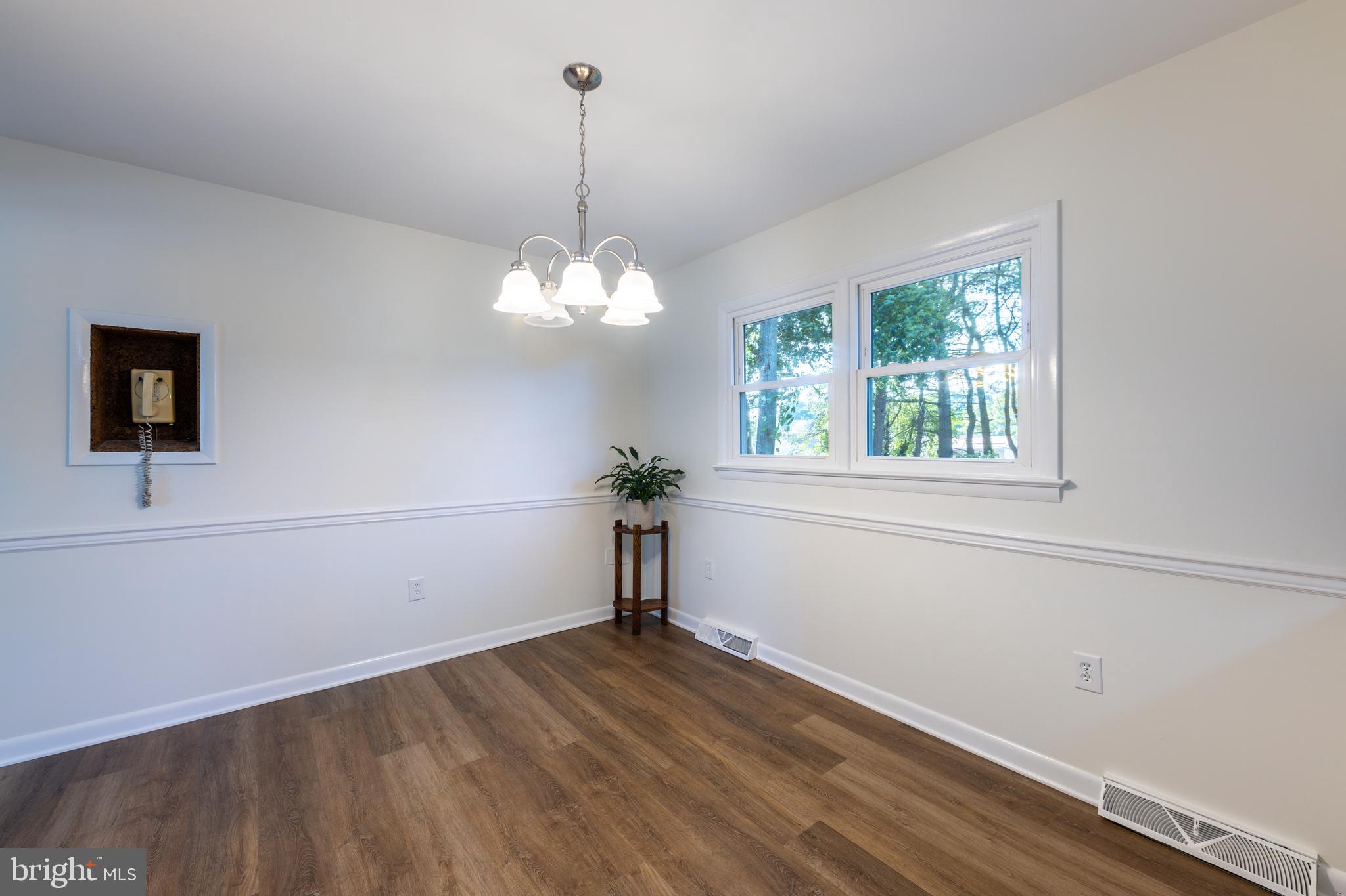 AVONDALE ACRES - Residential