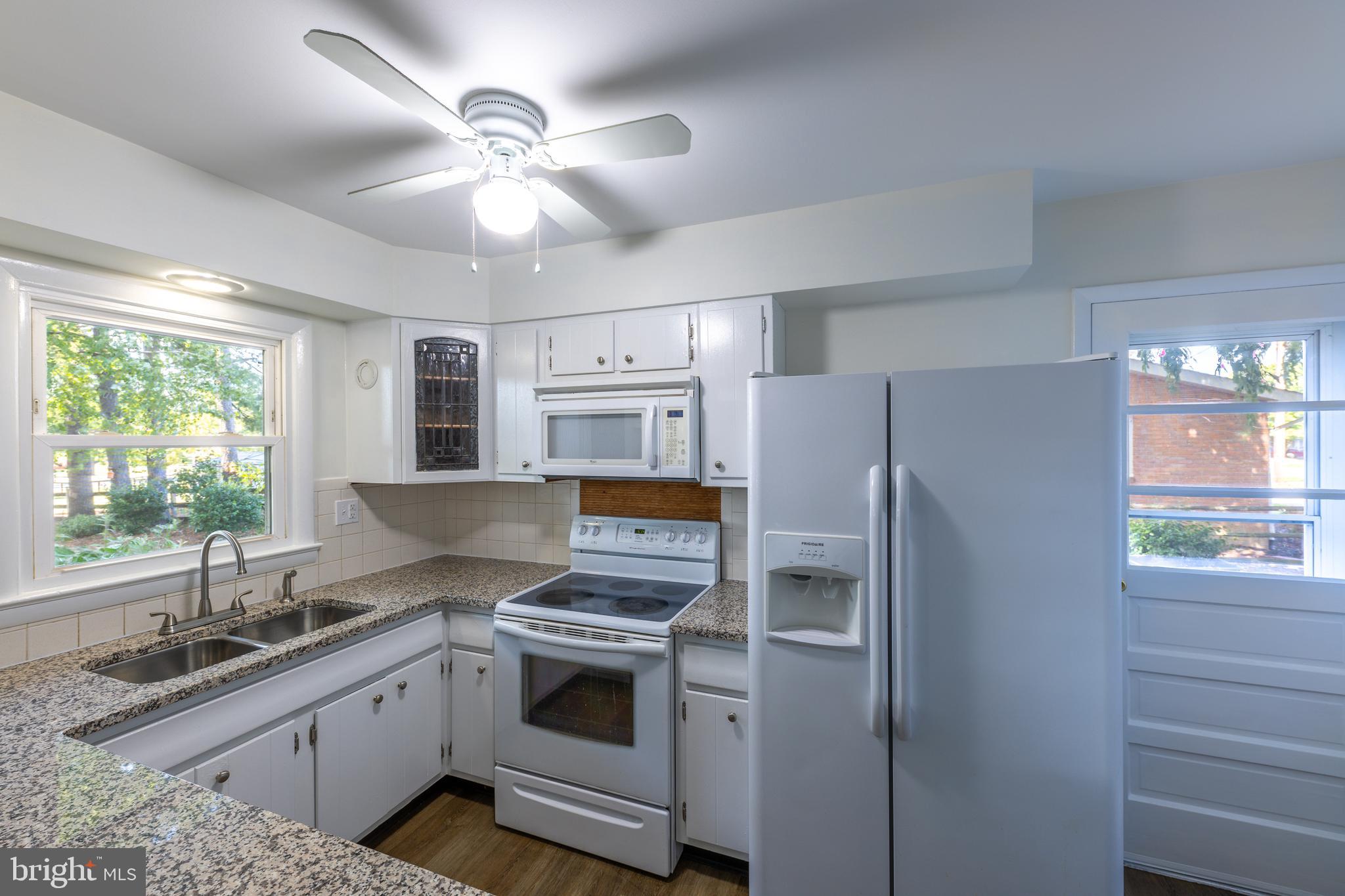 AVONDALE ACRES - Residential