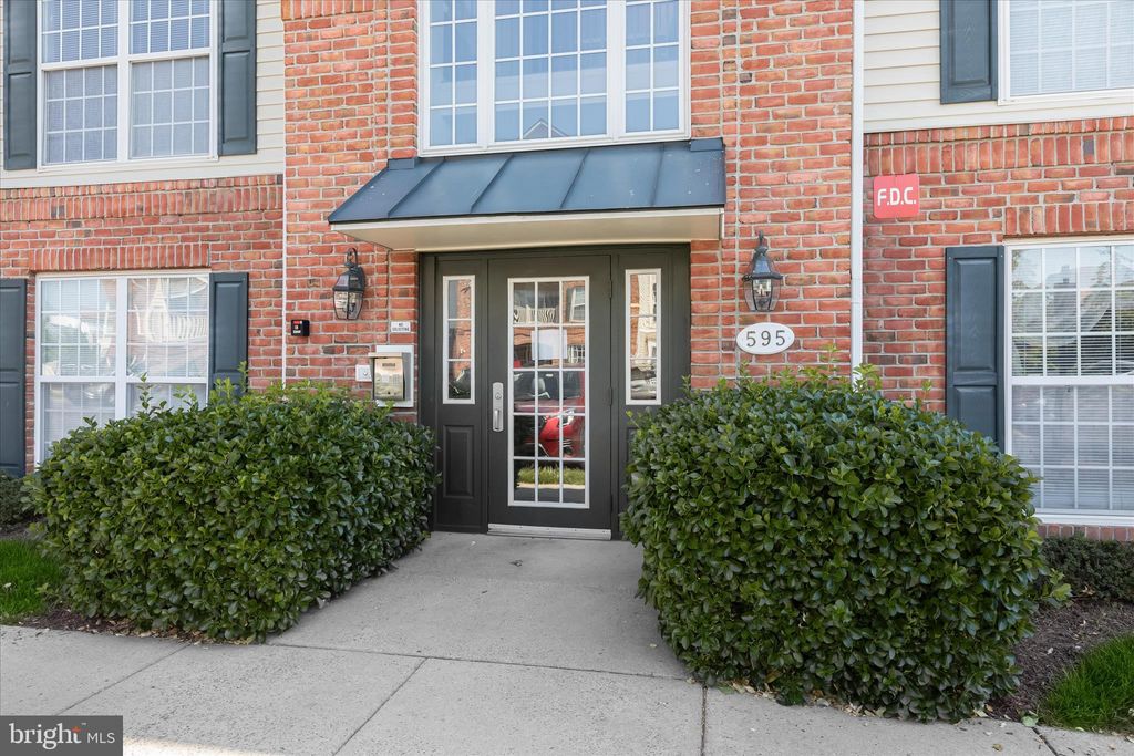 Photo of 595 Cawley Drive #4 2A, FREDERICK, MD 21703 (MLS # MDFR2081778)