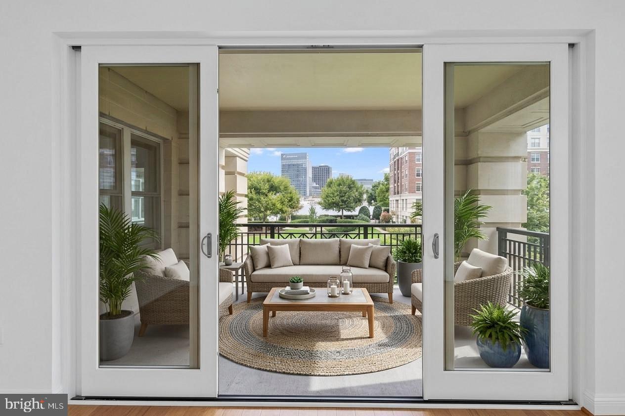 THE RITZ-CARLTON RESIDENCES - Residential