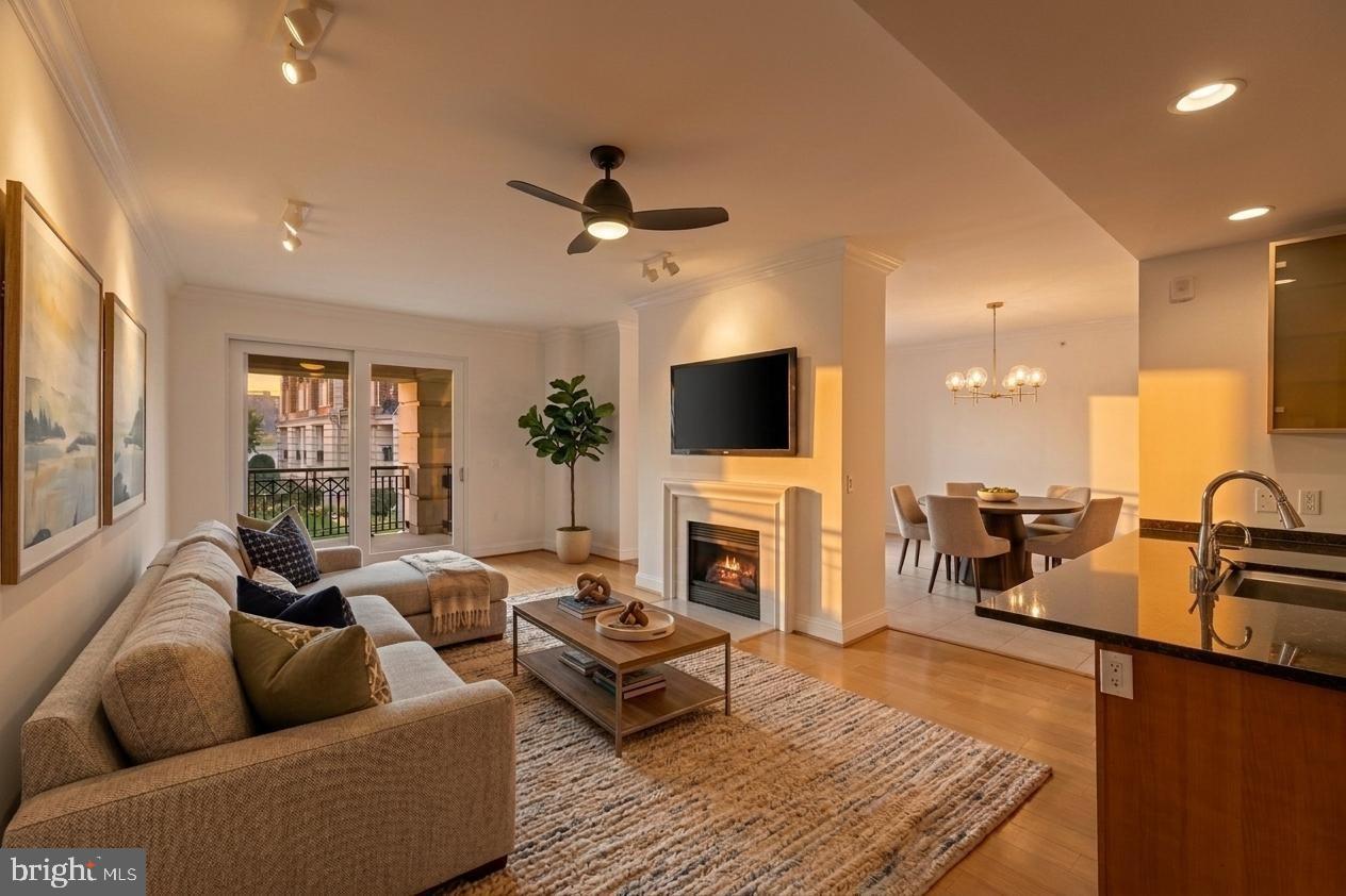 THE RITZ-CARLTON RESIDENCES - Residential
