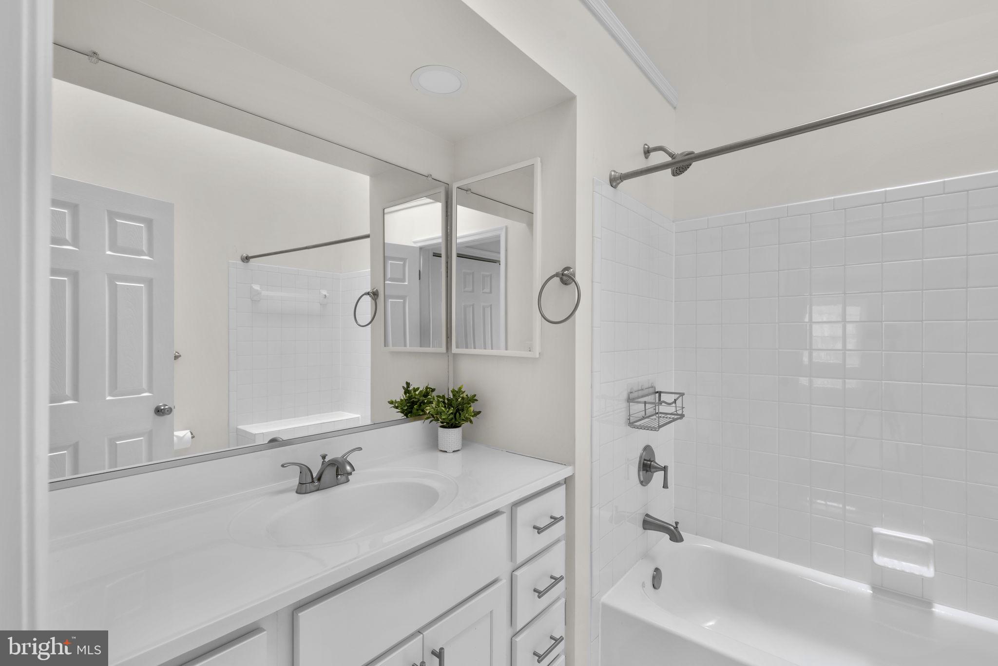 BRIDGEPORT CONDO PHASE 2 - Residential Lease