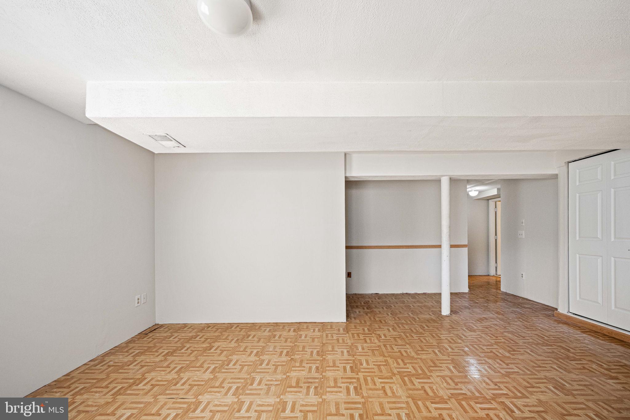 SIGNAL HILL - Residential