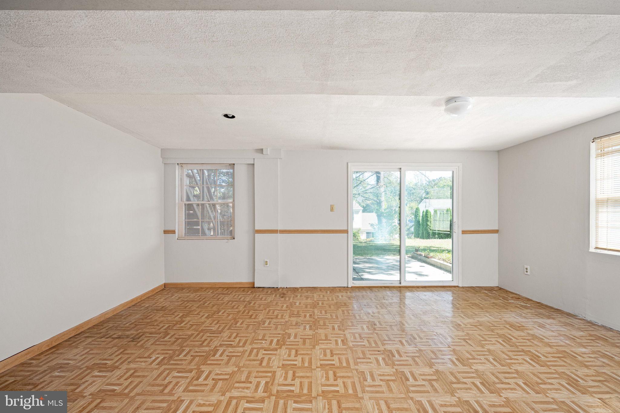 SIGNAL HILL - Residential