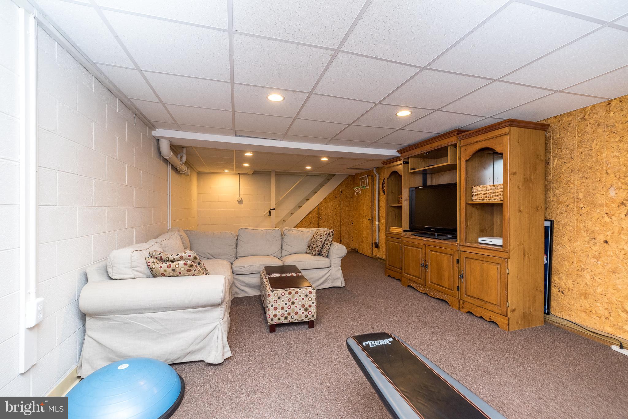 WOODS OF SANDY RID - Residential