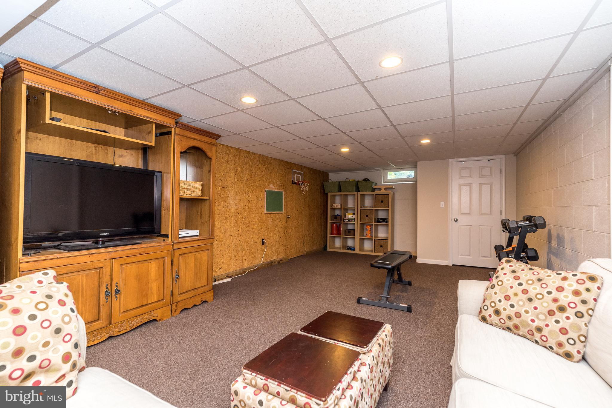 WOODS OF SANDY RID - Residential