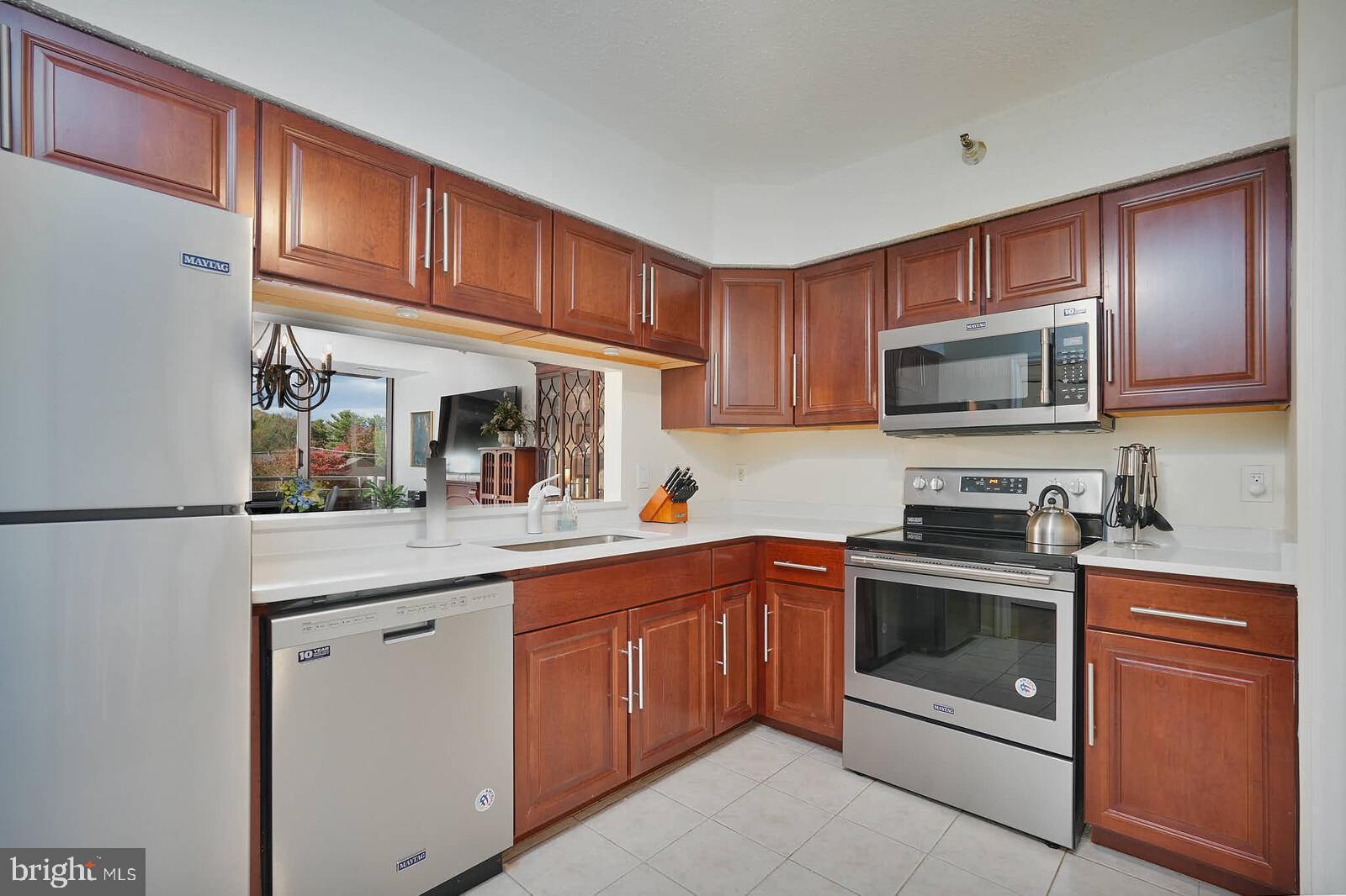 5800 NICHOLSON 1-404