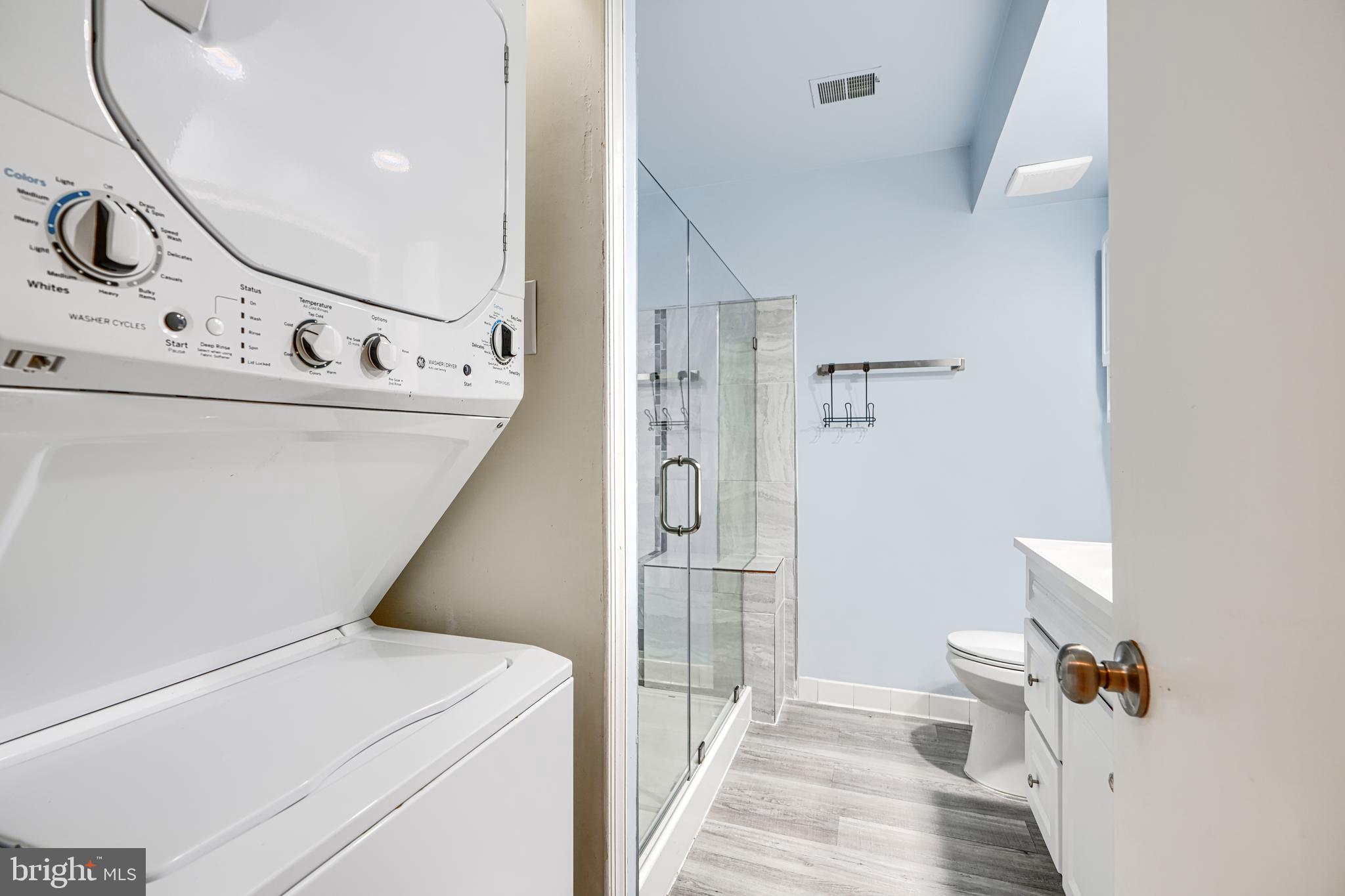 LAUREL LAKES - Residential