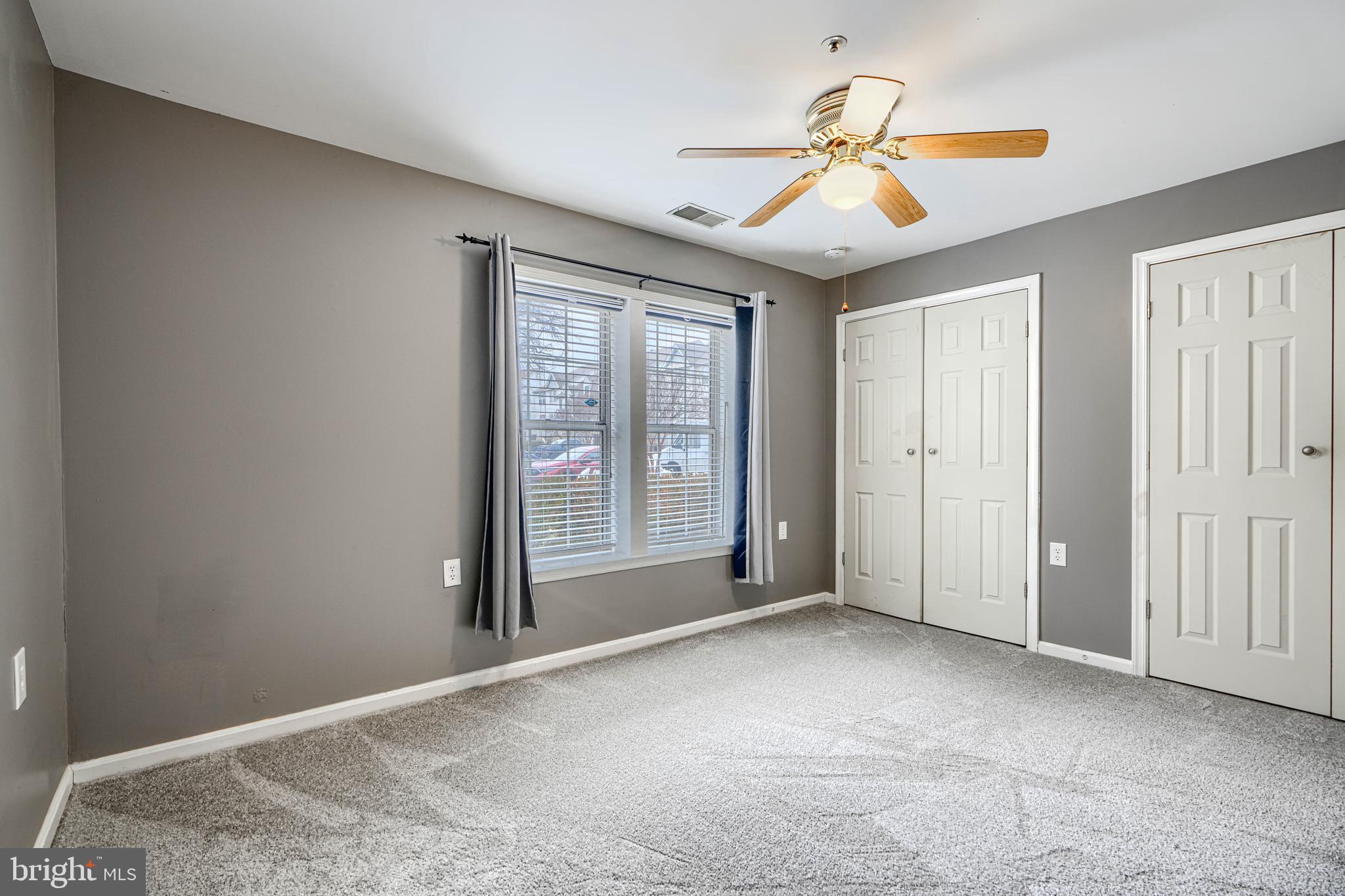 LAUREL LAKES - Residential