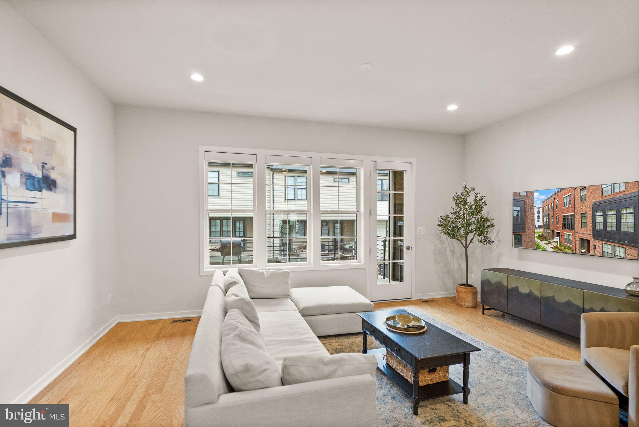 METRO WALK AT MOOREFIELD STATION - Residential Lease