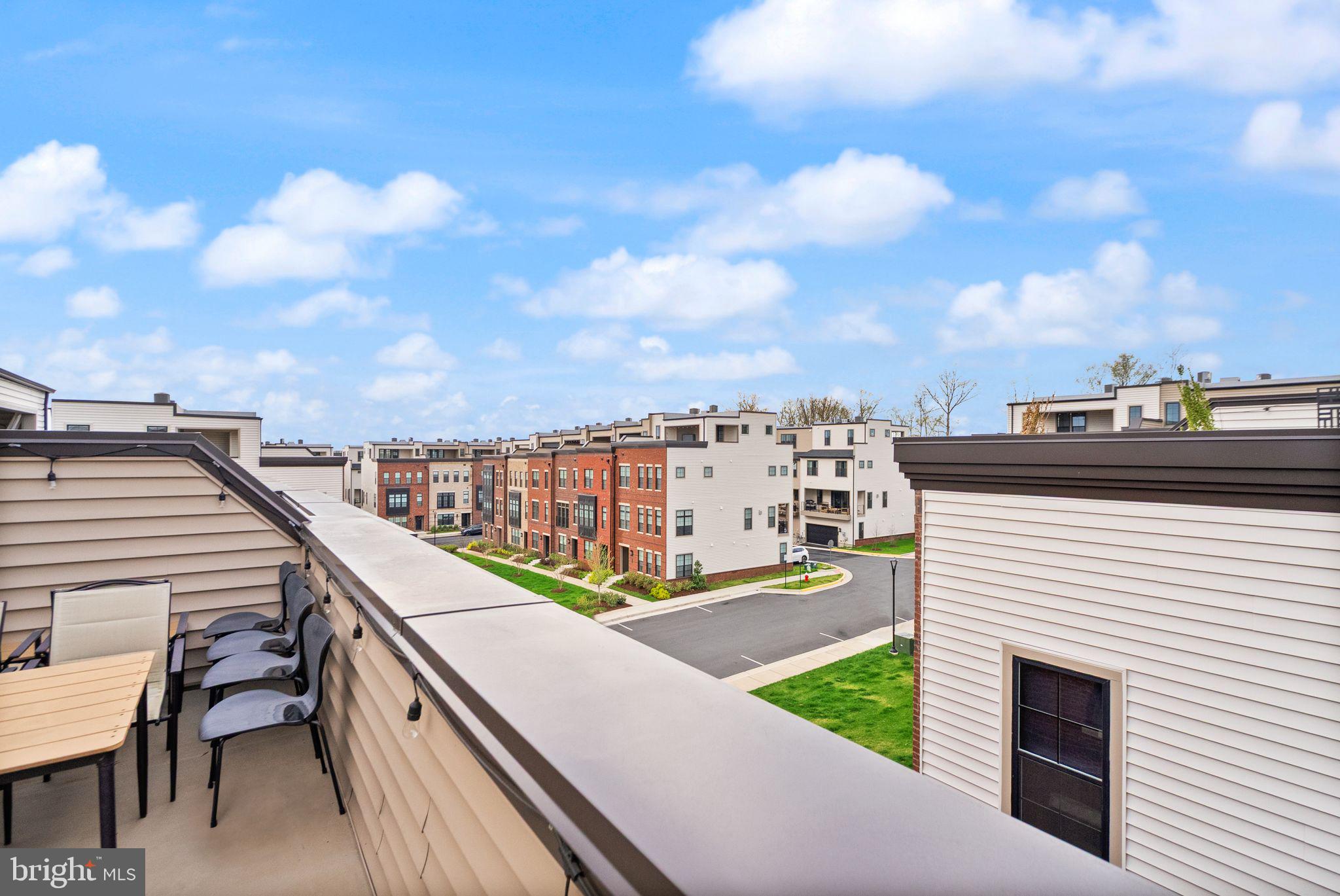 METRO WALK AT MOOREFIELD STATION - Residential Lease