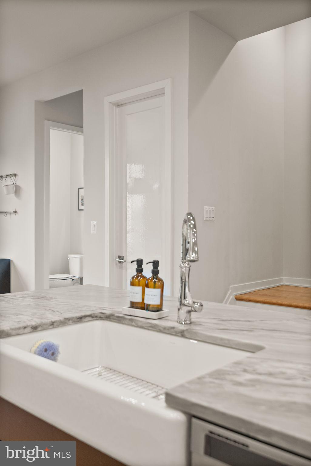 METRO WALK AT MOOREFIELD STATION - Residential Lease