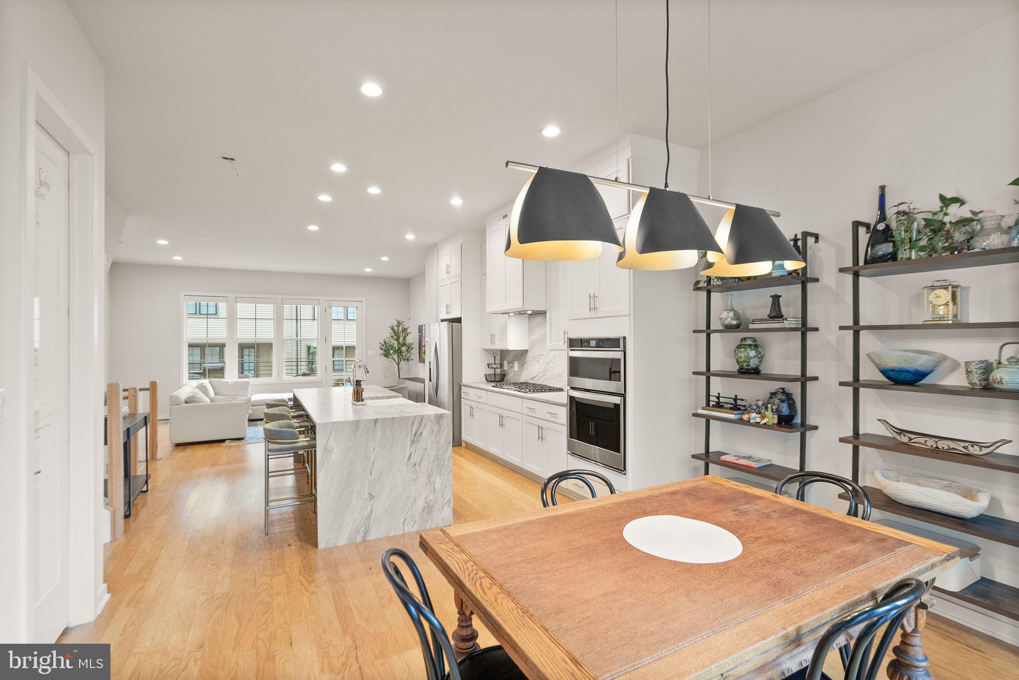 METRO WALK AT MOOREFIELD STATION - Residential Lease