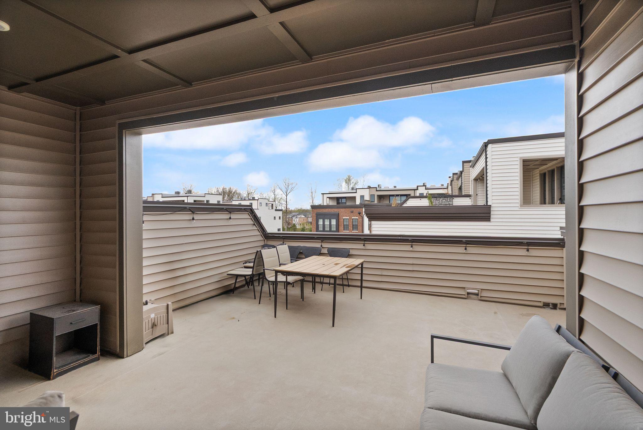 METRO WALK AT MOOREFIELD STATION - Residential Lease