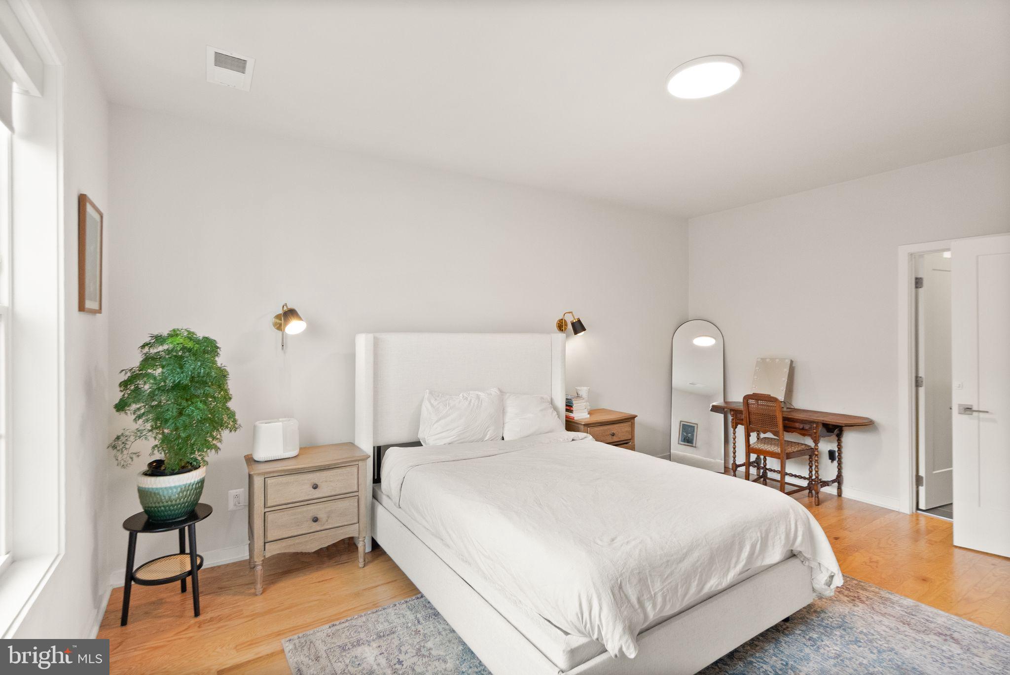 METRO WALK AT MOOREFIELD STATION - Residential Lease