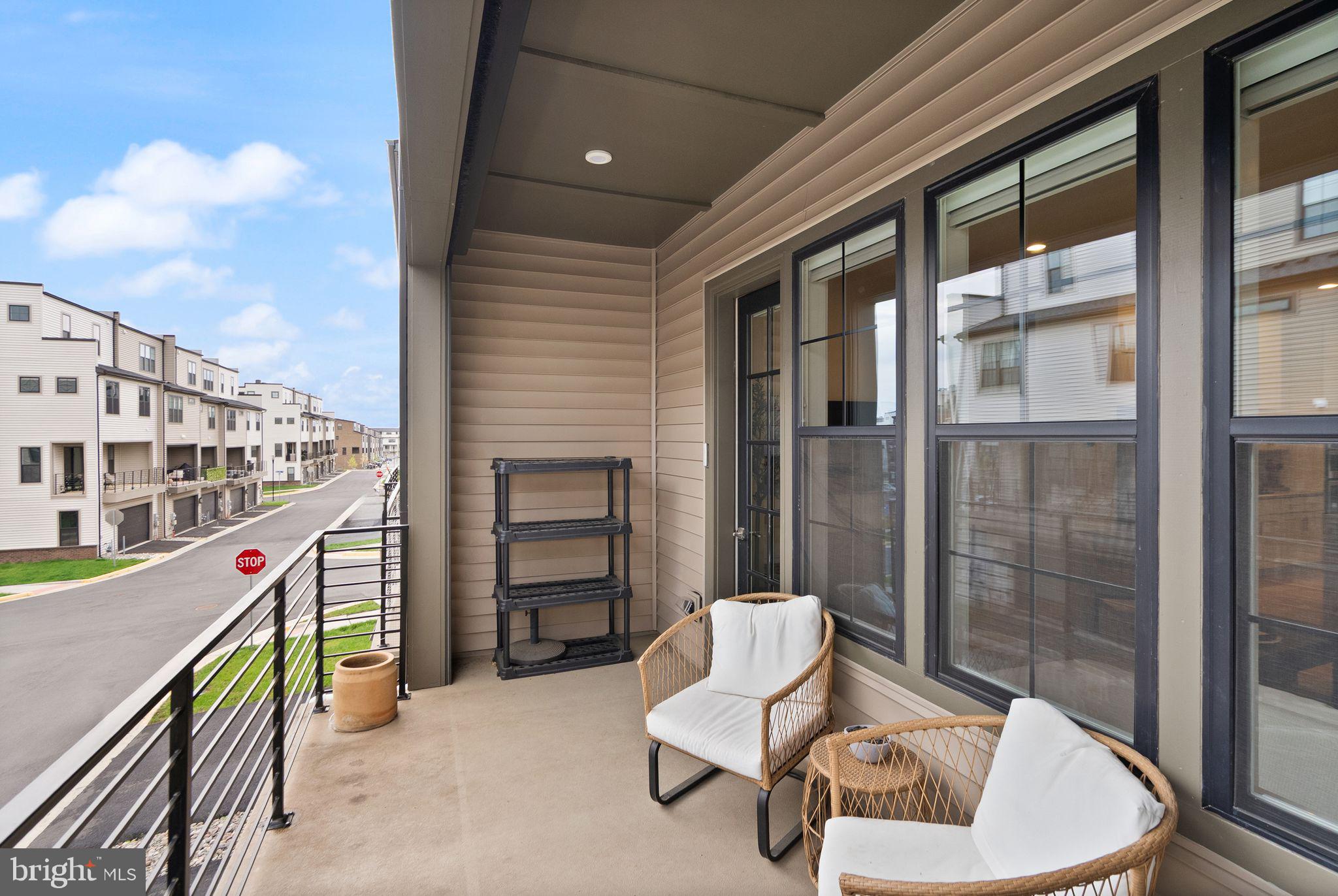 METRO WALK AT MOOREFIELD STATION - Residential Lease