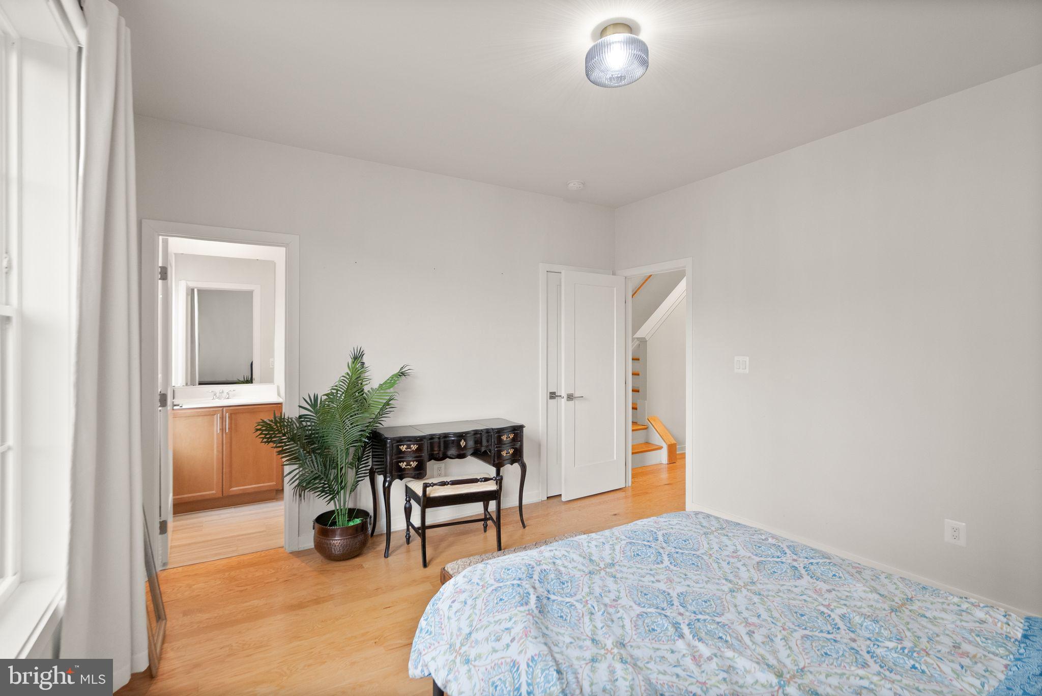 METRO WALK AT MOOREFIELD STATION - Residential Lease