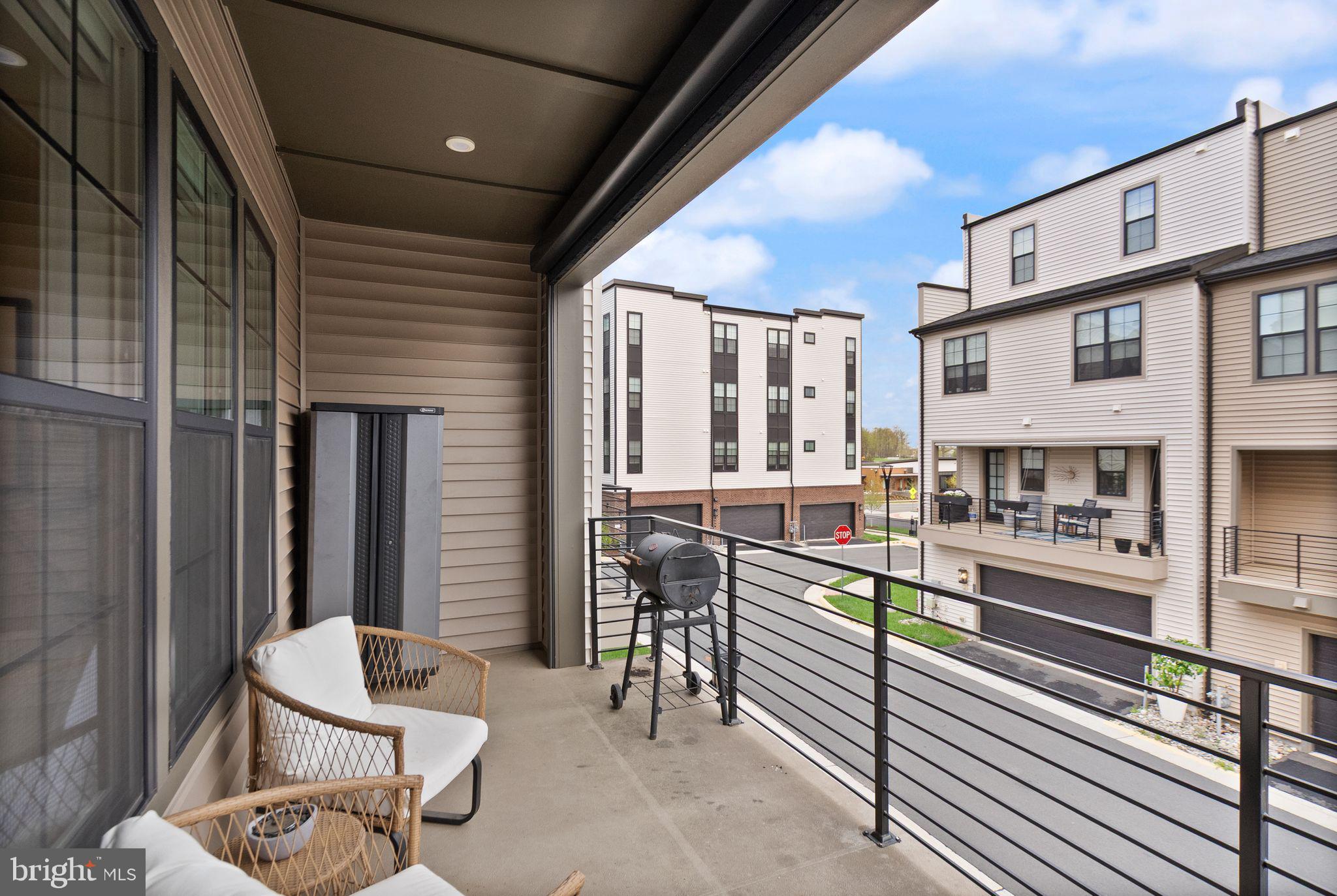 METRO WALK AT MOOREFIELD STATION - Residential Lease