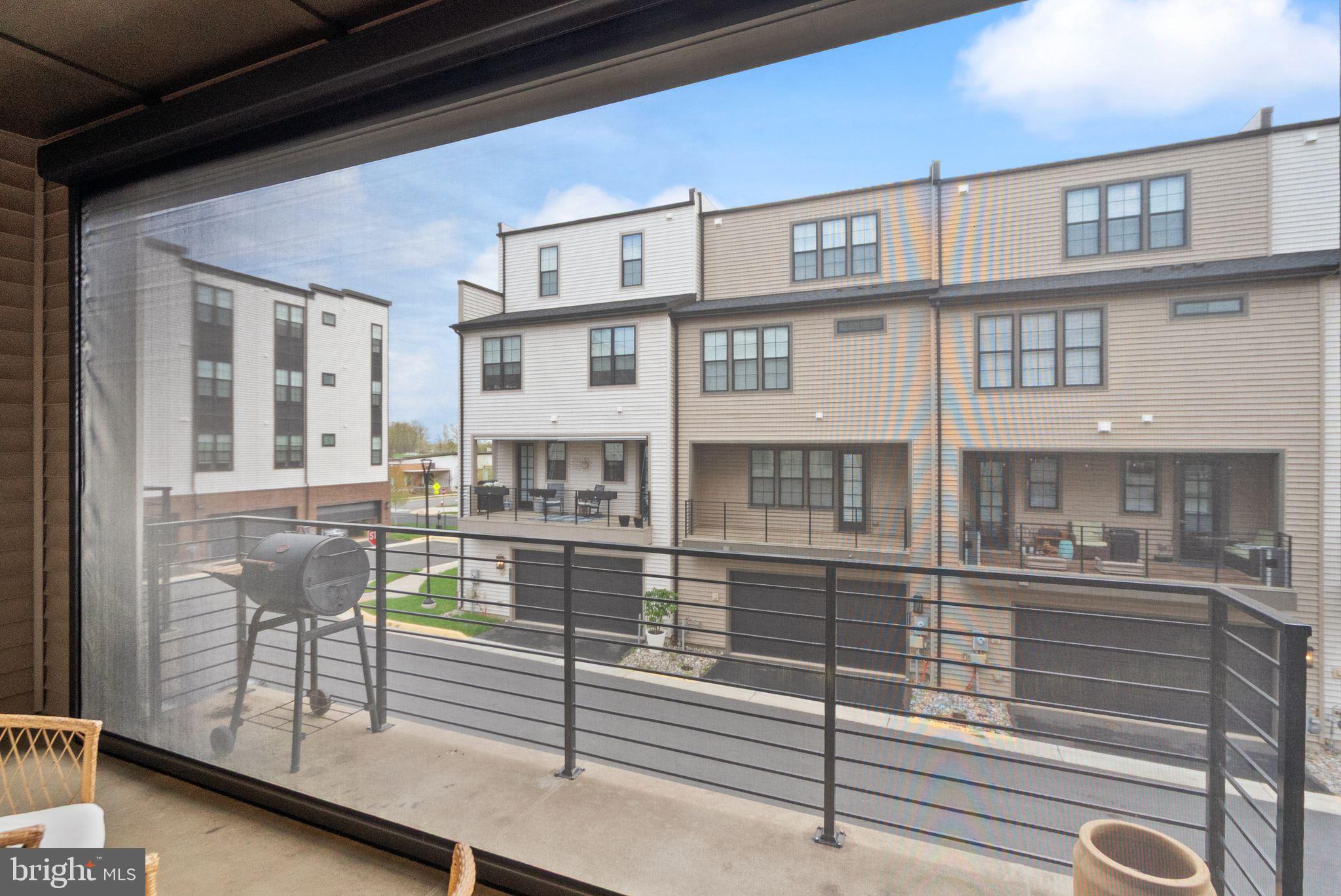 METRO WALK AT MOOREFIELD STATION - Residential Lease