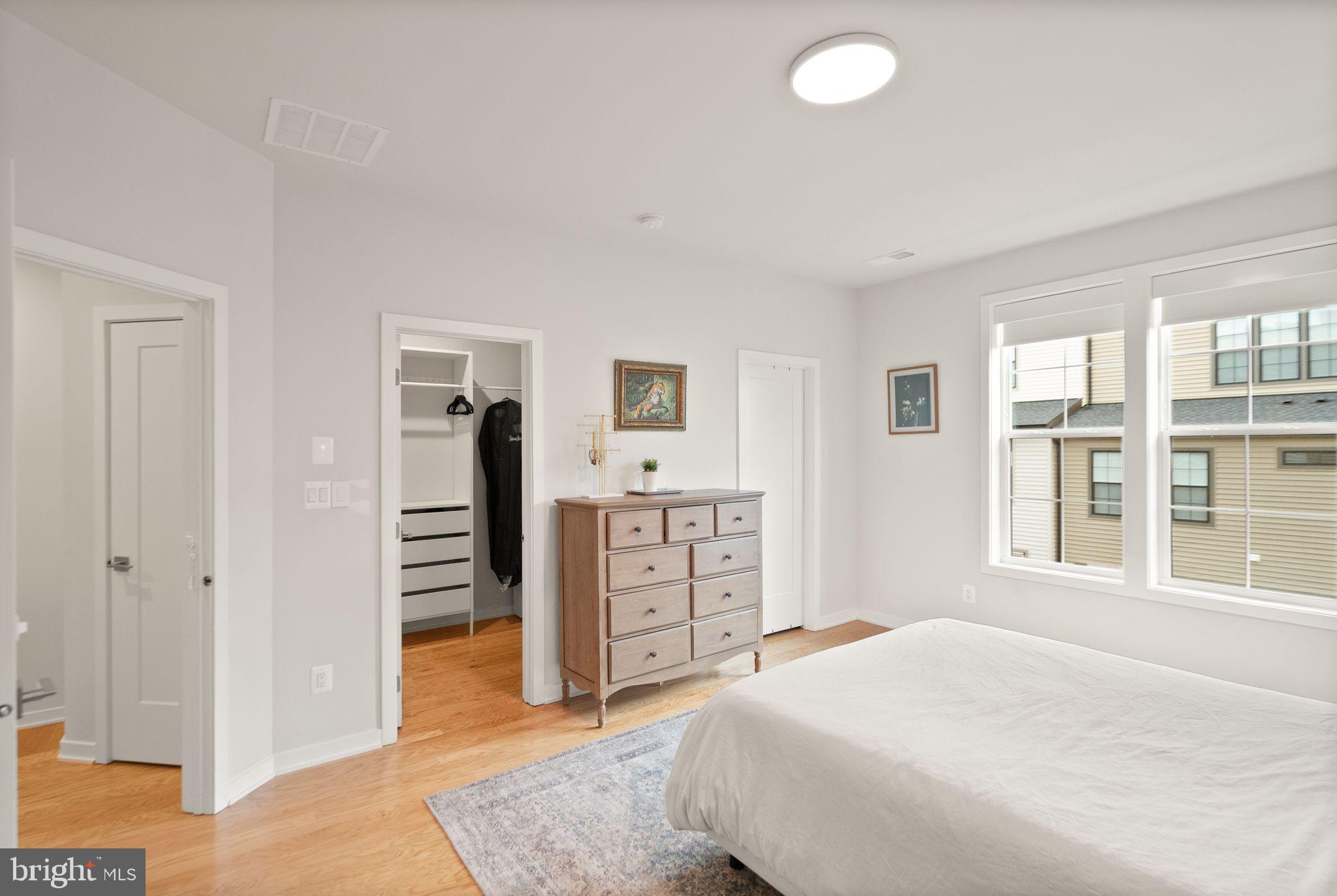 METRO WALK AT MOOREFIELD STATION - Residential Lease