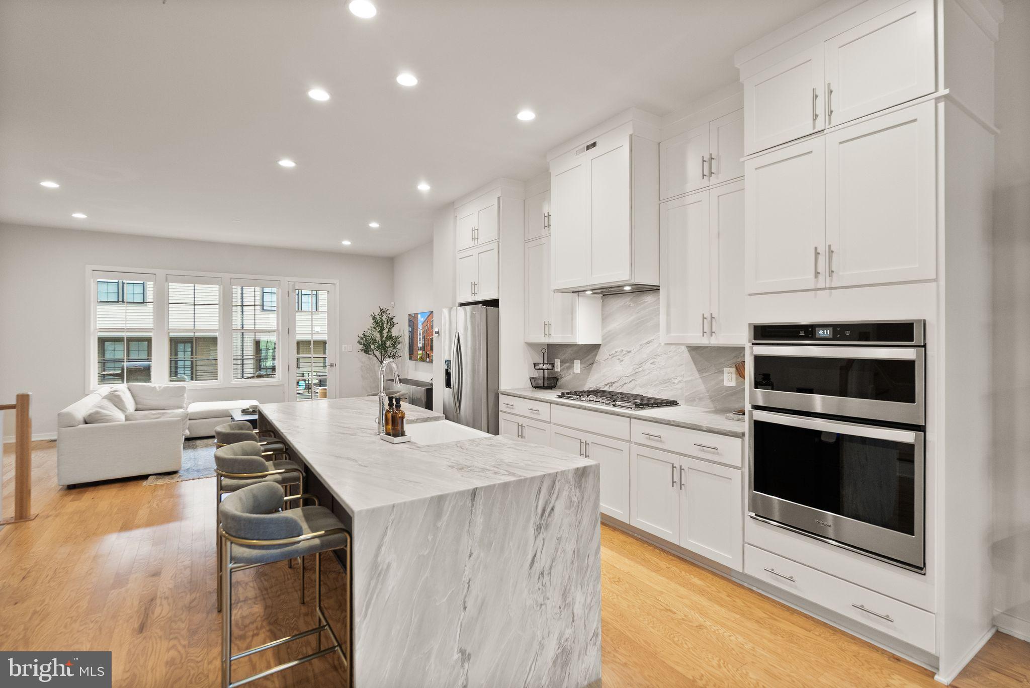 METRO WALK AT MOOREFIELD STATION - Residential Lease