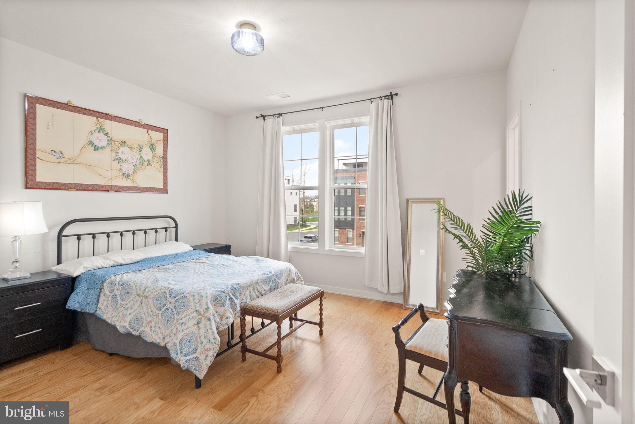 METRO WALK AT MOOREFIELD STATION - Residential Lease