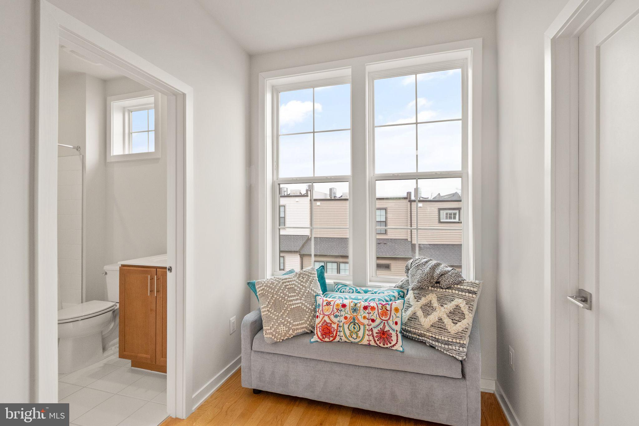 METRO WALK AT MOOREFIELD STATION - Residential Lease