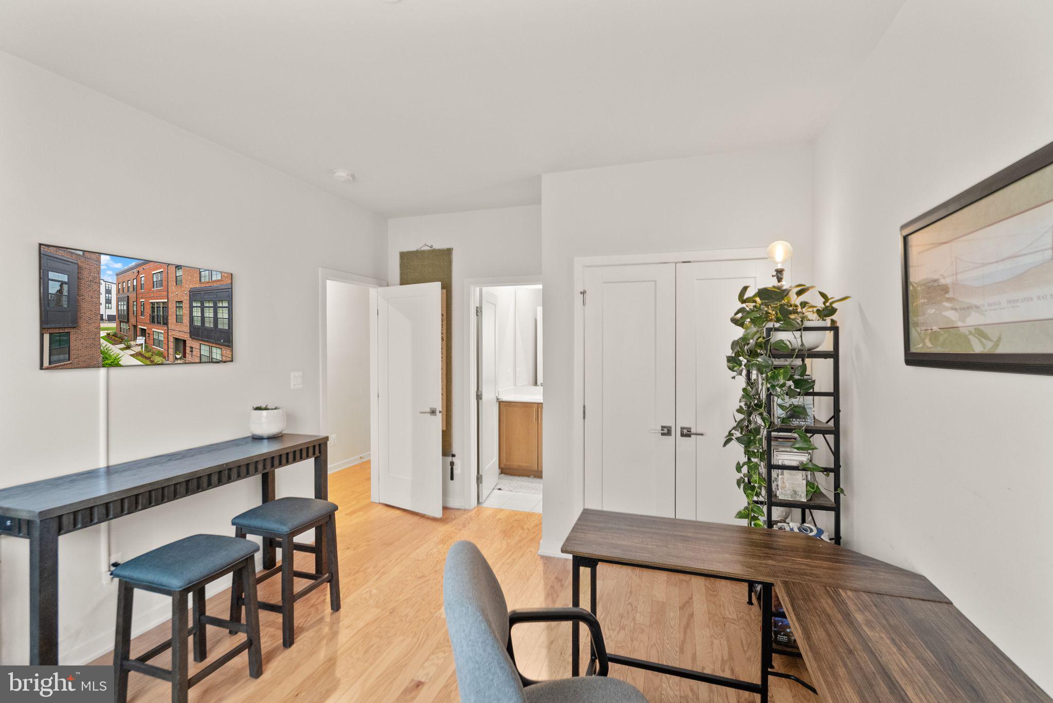 METRO WALK AT MOOREFIELD STATION - Residential Lease