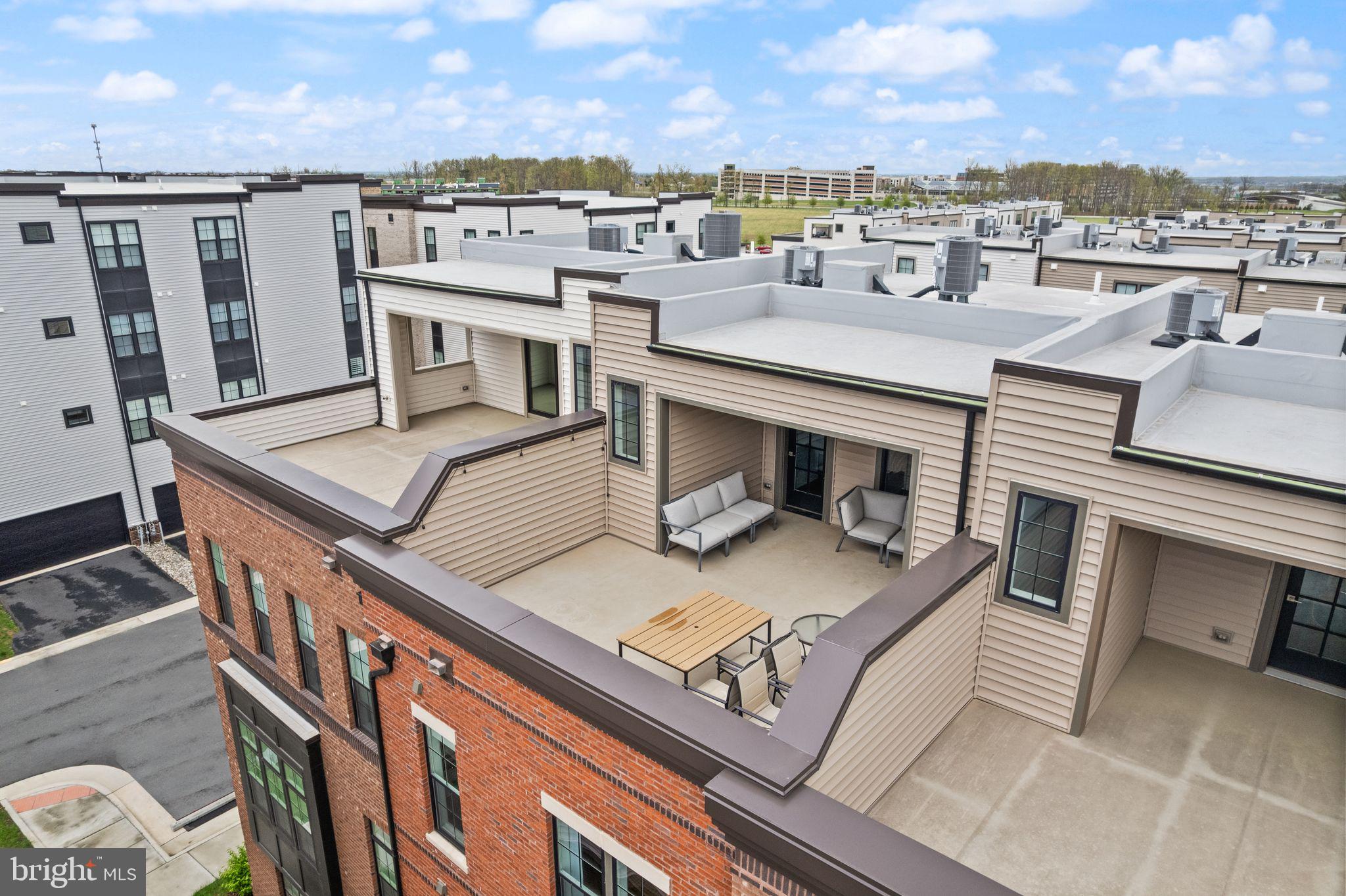 METRO WALK AT MOOREFIELD STATION - Residential Lease