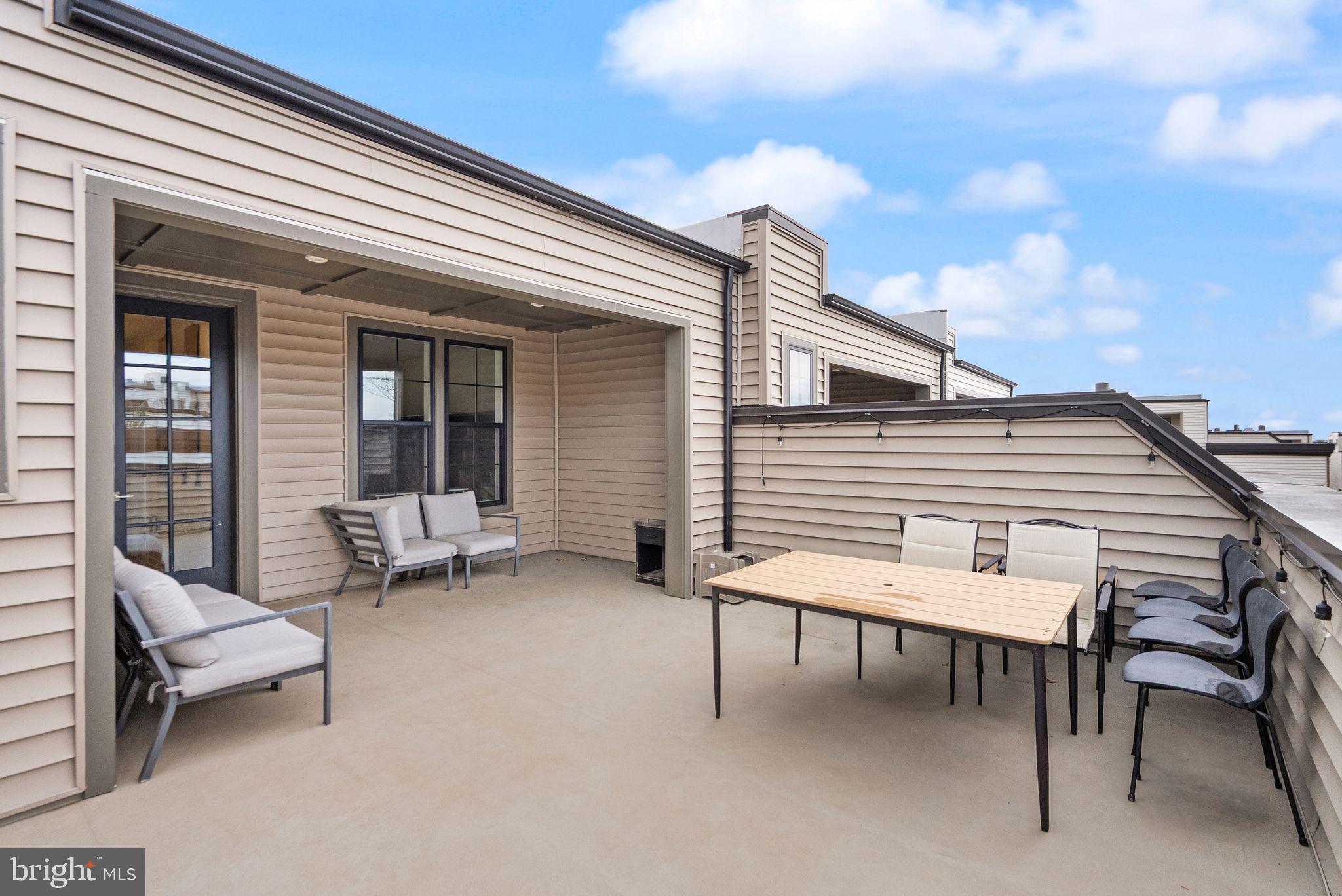 METRO WALK AT MOOREFIELD STATION - Residential Lease