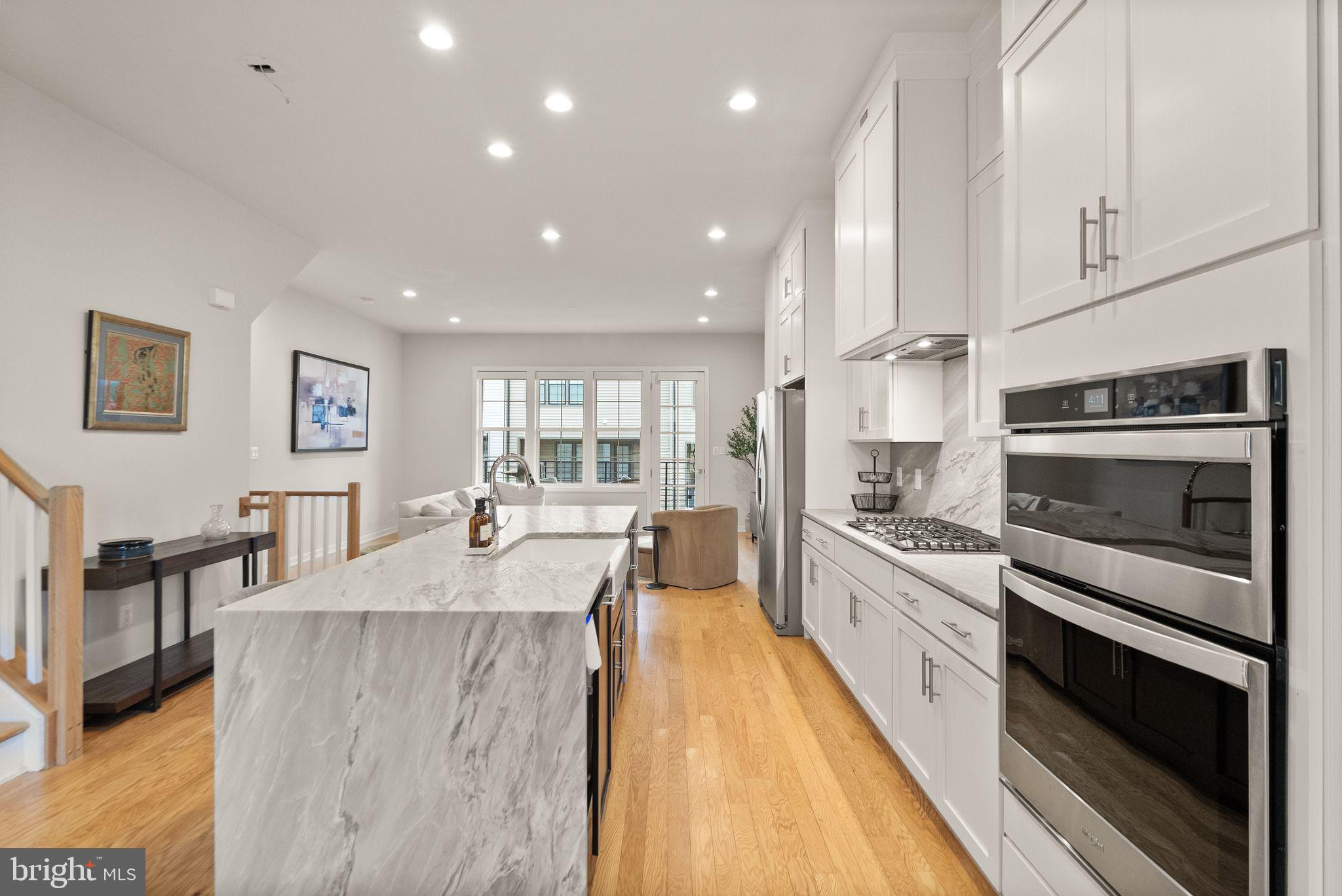 METRO WALK AT MOOREFIELD STATION - Residential Lease