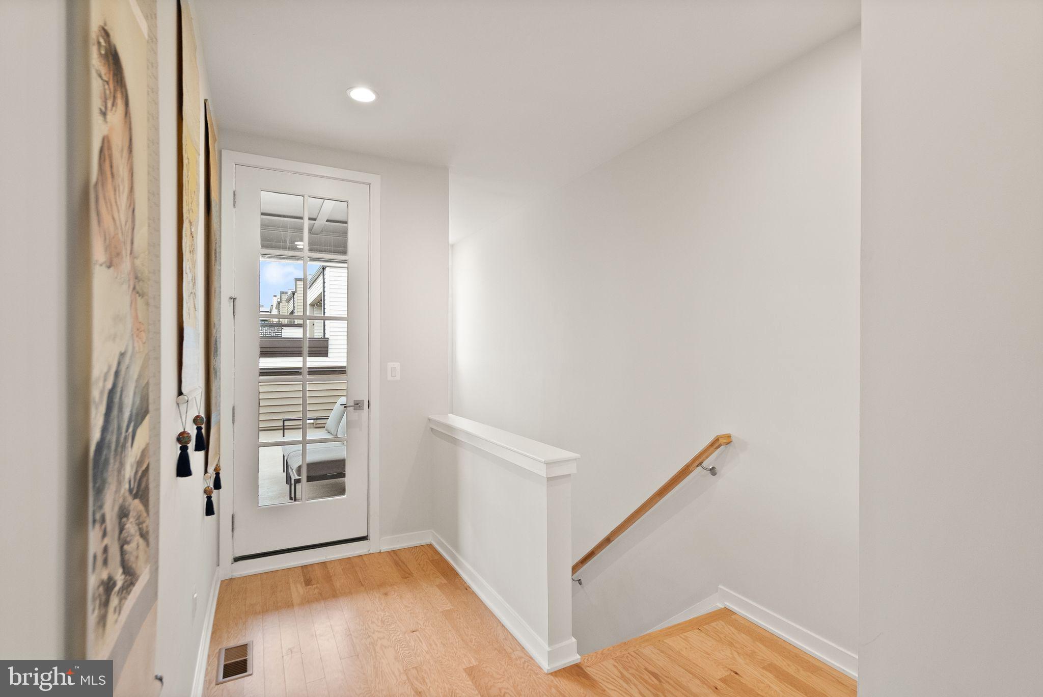 METRO WALK AT MOOREFIELD STATION - Residential Lease