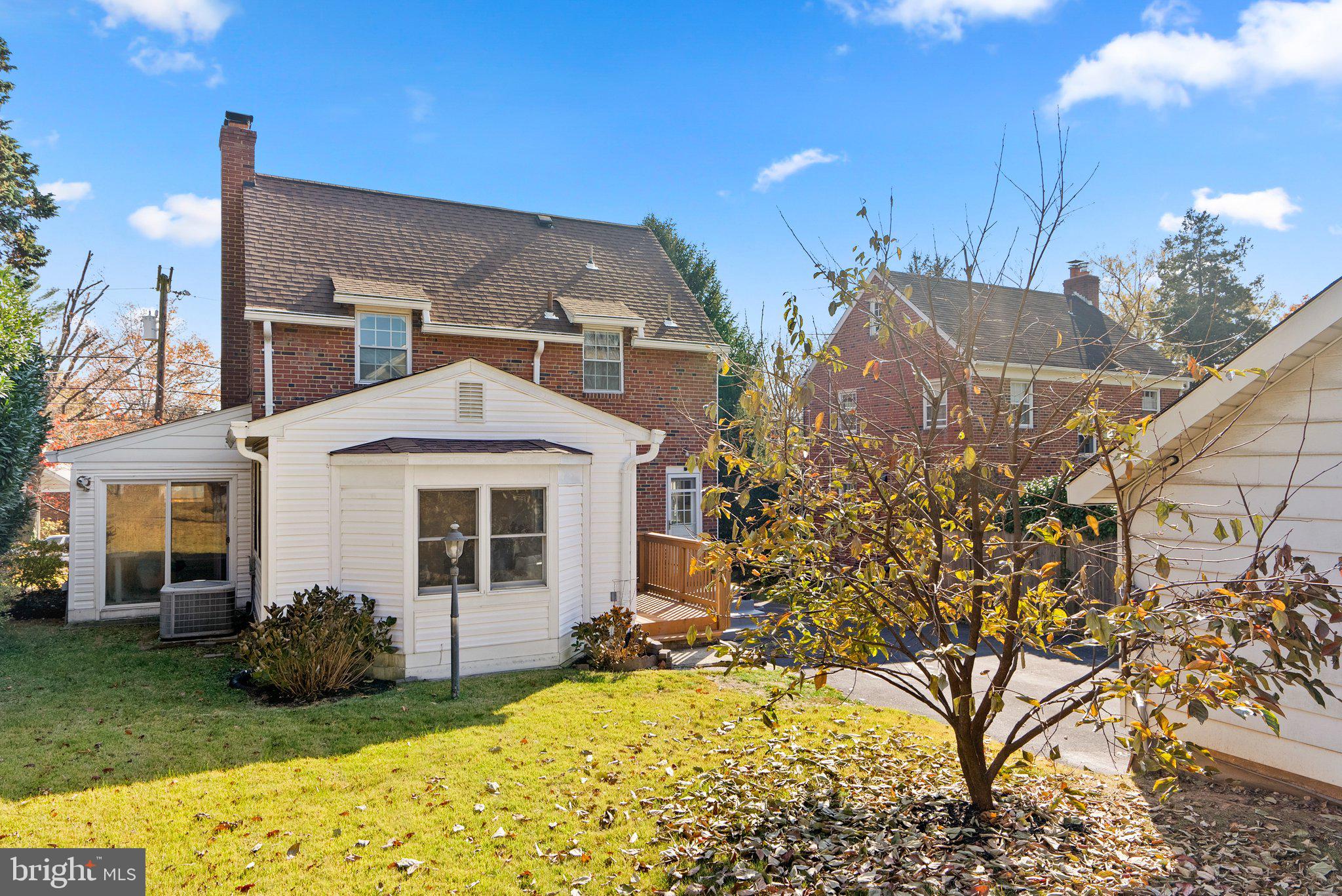 WOODSIDE - Residential