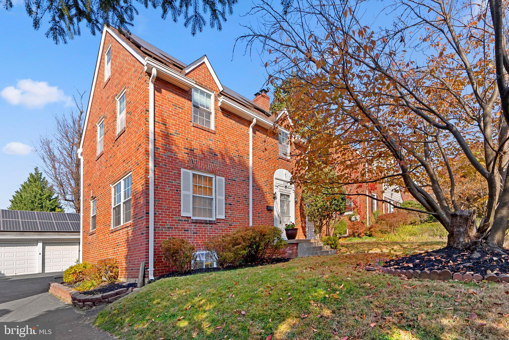 WOODSIDE - Residential