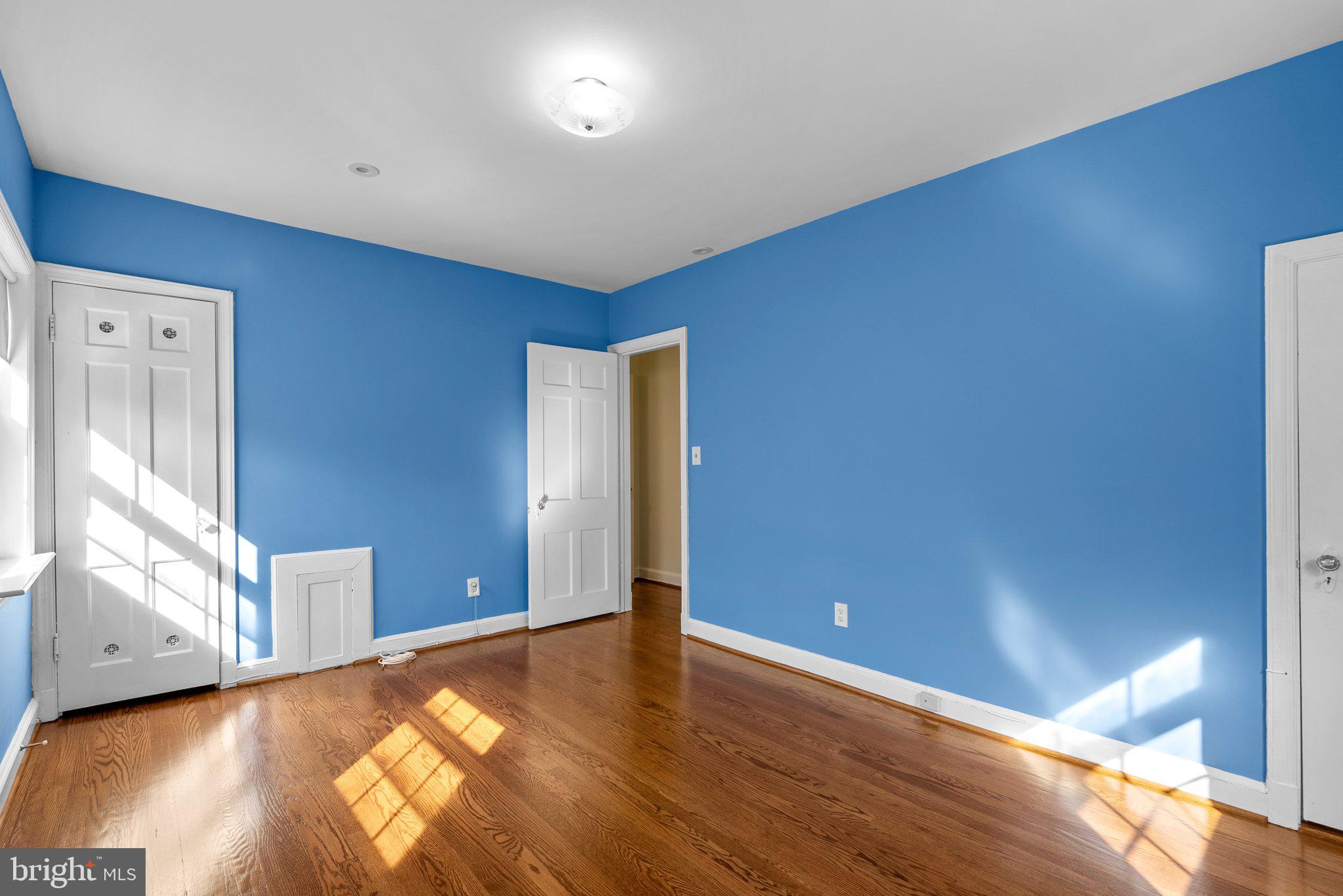 WOODSIDE - Residential