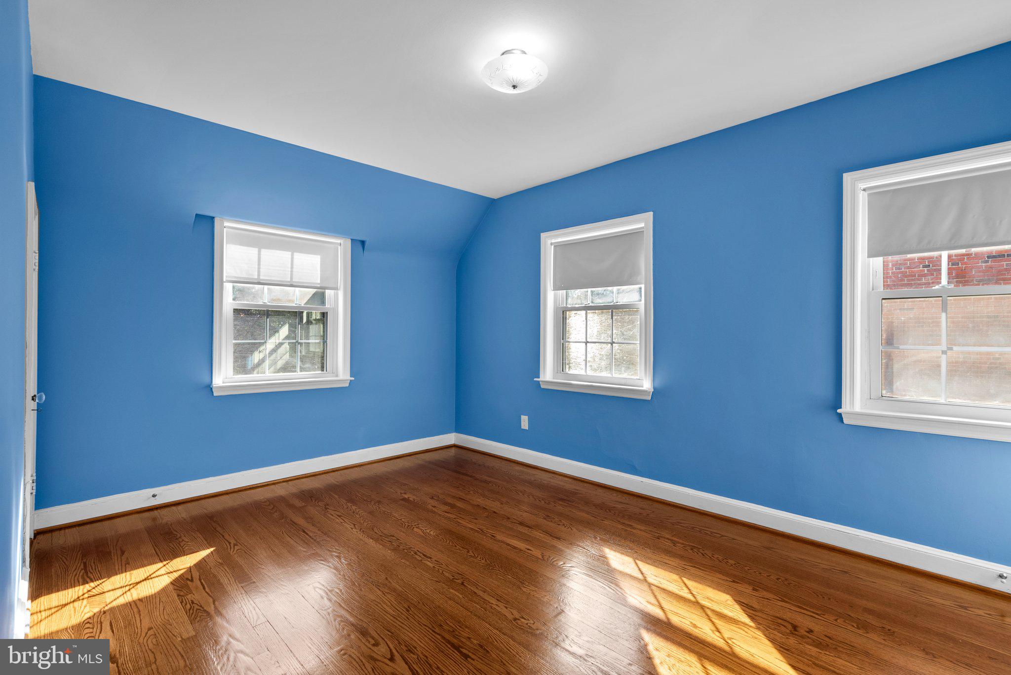 WOODSIDE - Residential