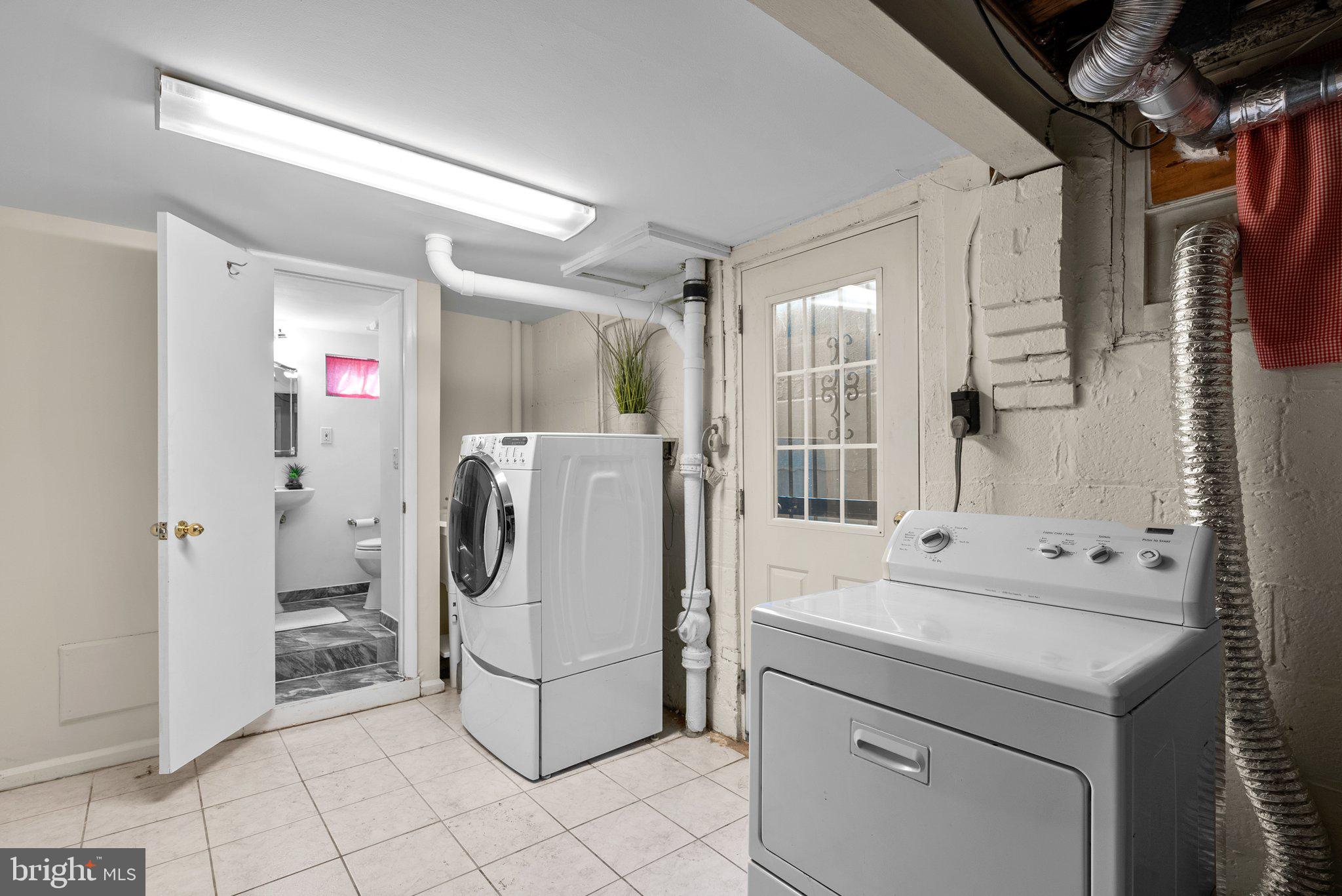 WOODSIDE - Residential