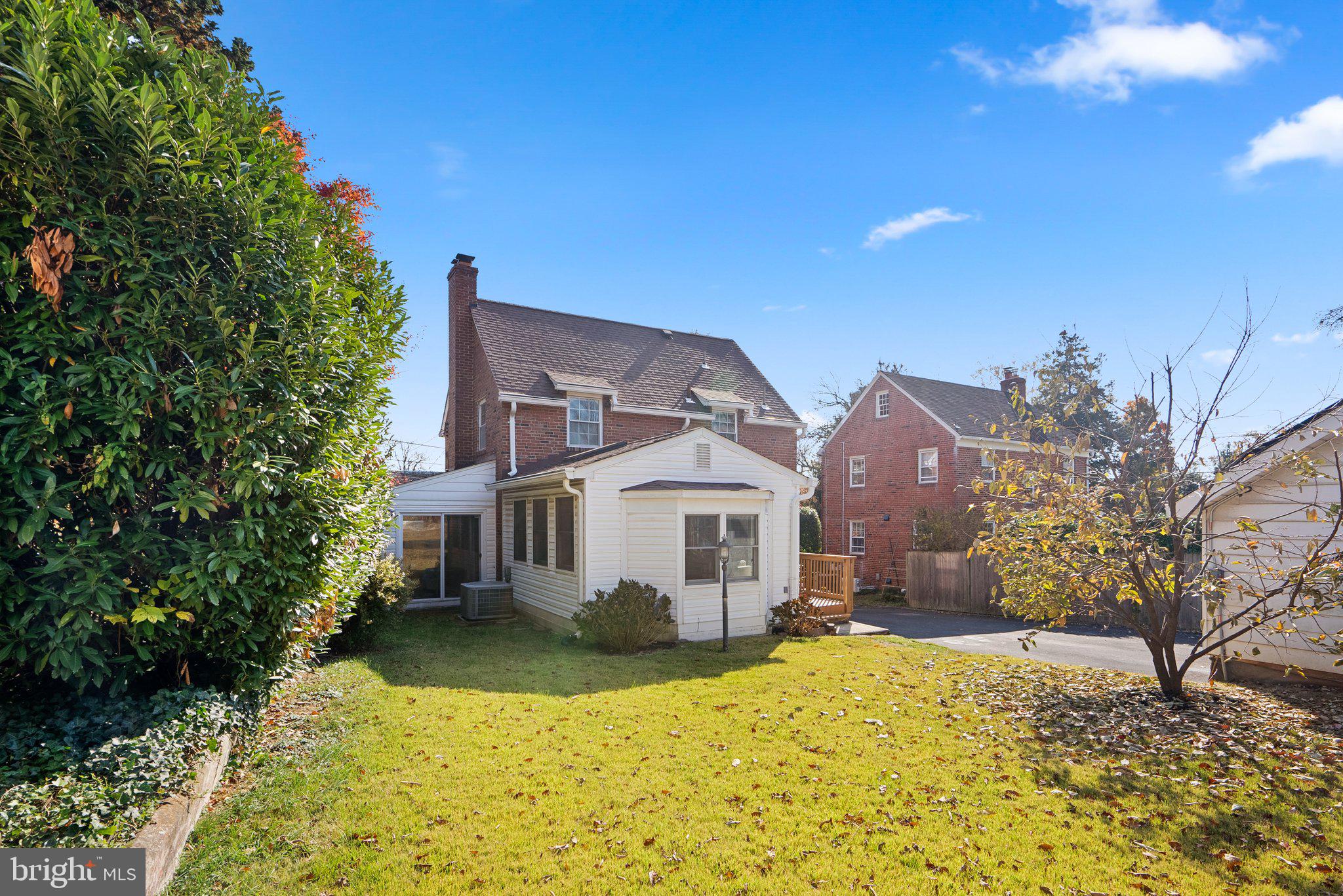 WOODSIDE - Residential