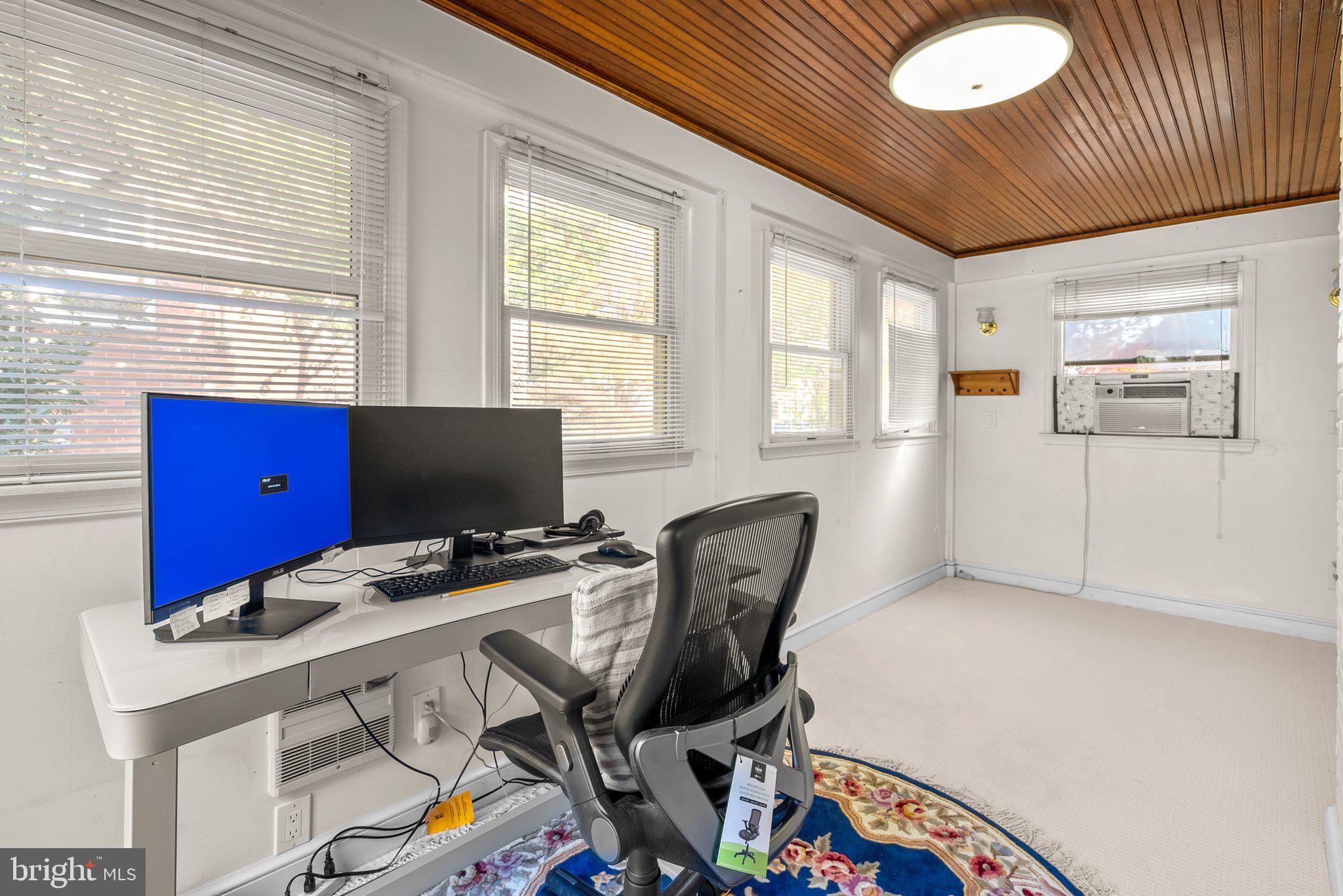 WOODSIDE - Residential