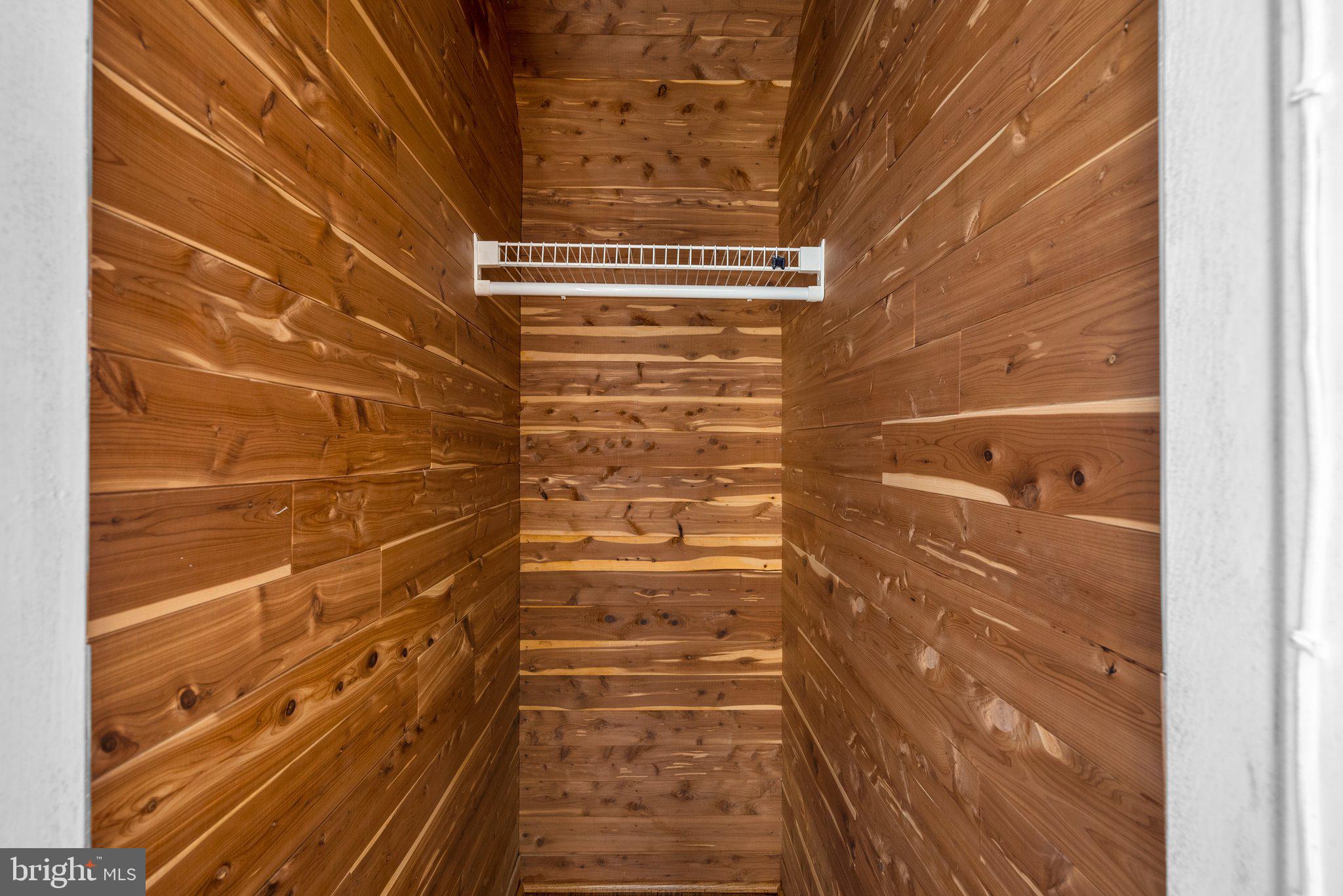 WOODSIDE - Residential