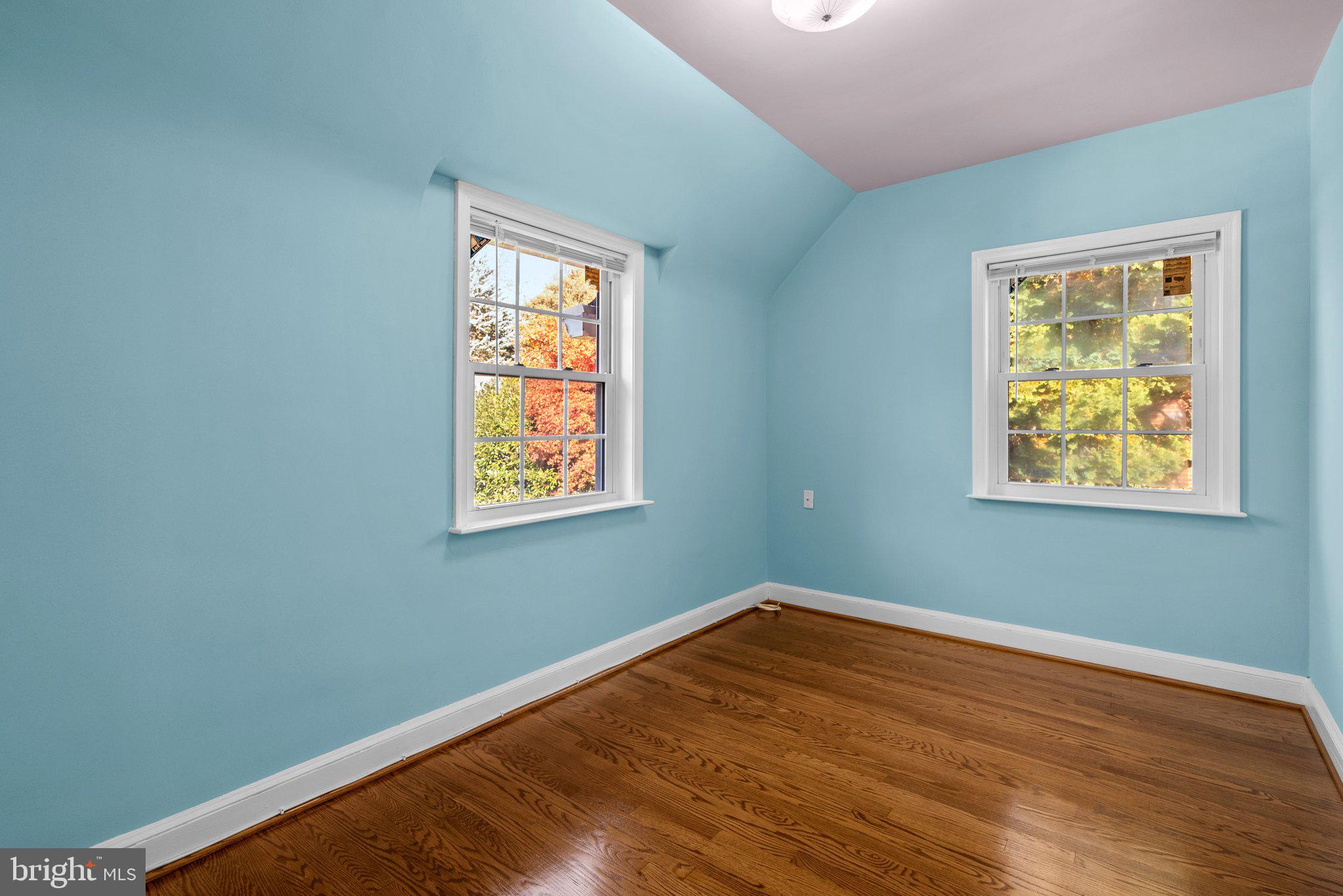 WOODSIDE - Residential