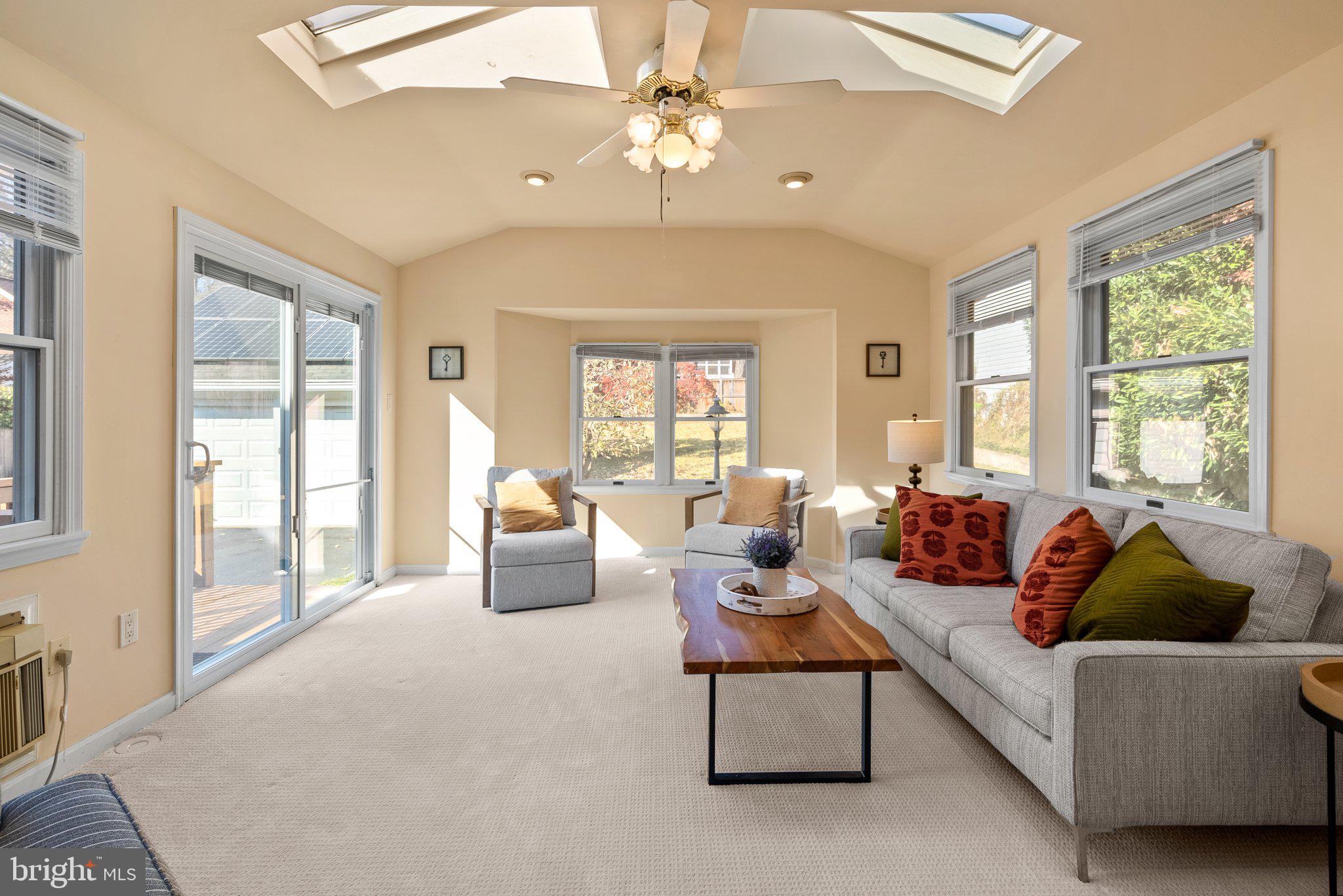 WOODSIDE - Residential